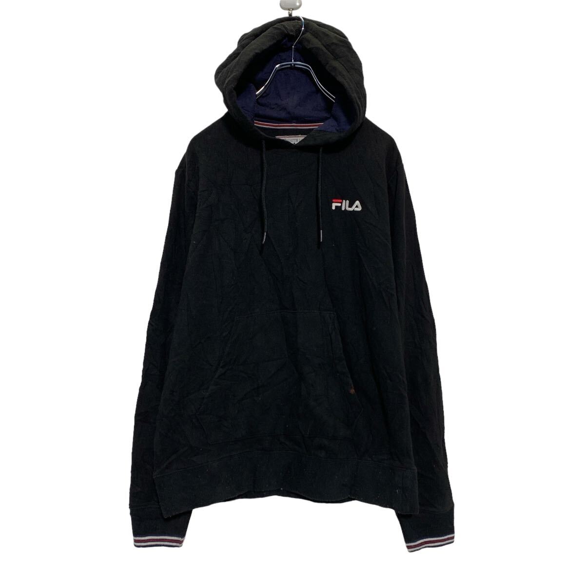 ★★複数点購入の場合は、1点分の送料で同梱発送致します。★★（合計金額が3,980円(税込)以上の場合は、送料無料となります。)商品に興味をもって頂き、誠に有難うございます。恐れ入りますが最後までお読み頂き、ご了承の上ご購入下さい。アメリカから輸入した フィラ ロゴスウェット の販売です。【商品説明】※色やデザインは画像をご覧ください。【サイズ】（海外規格の為、基本的には大きめのサイズ感となりますが、詳細は実寸をご参照ください。)サイズ表記にて US S実寸着丈 65cm肩幅 44cm身幅 53cm袖丈 53cm (袖下から計測)・素人採寸の為、誤差についてはご容赦下さい。・着用感につきましては普段着用されているものとの実寸を比較して参考にされてください。【状態】状態確認 C ランク品色抜けが複数あります。《ランク》A-デッドストックや未使用に近い状態B-使用感はあるが綺麗な状態C-使用感があり多少の汚れがある状態D-使用感があり汚れや破れがある状態（上記ランクは弊社基準でのランク付けとなります。あくまでも参考として頂き、詳細は画像をご確認の上、ご購入ください。また、見落としによる目立たない穴、ほつれ、破れ、汚れ等のダメージ品が混入している場合もございますことをご理解の上、ご購入をお願い致します。）・全体的に使用感はありますが着用に問題はありません。・未洗濯品です。・保管上の折りジワと、ベール品によるシワはご容赦下さい。・状態に特に敏感な方のご購入はご遠慮下さい。※不明な点がありましたらお気軽に、ご質問下さい。【発送】佐川急便で発送します。※（沖縄及び一部離島へはヤマト運輸で発送する場合があります）★★複数点購入の場合は、1点分の送料で同梱発送致します。★★（合計金額が3,980円(税込)以上の場合は、送料無料となります。)【ご注意】・購入後はノークレーム＆ノーリターンにて、お願い致します。（返品は一切お受けできません。）・古着、usedの特性等を充分にご理解頂ける方のご購入に限らせて頂きます。 古着にご理解の無い方、状態に特に敏感な方のご購入はご遠慮下さい。・サイズ感につきましては普段着用されているものとの実寸を比較して参考にされてください。・できるだけ現物に近い色味をお伝えできるように気を付けておりますが、撮影環境や使用するモニターによっては、商品と画像に若干の色誤差が生じますことをご了承ください。【営業について】 誠に勝手ながら、土曜、日曜、祝日、年末年始、ゴールデンウィークはお休みとさせて頂きます。また、お客様へのご対応時間は基本的には営業日の9:00〜17：00までになります。ご対応時間外や休業日にご購入いただいた商品や、ご質問など、頂いたご連絡への返信が滞る場合がございます。ご連絡、発送は休業明けより順次行っていきますのでご了承よろしくお願いいたします。★新商品、毎日大量入荷中です!!!20240705-0
