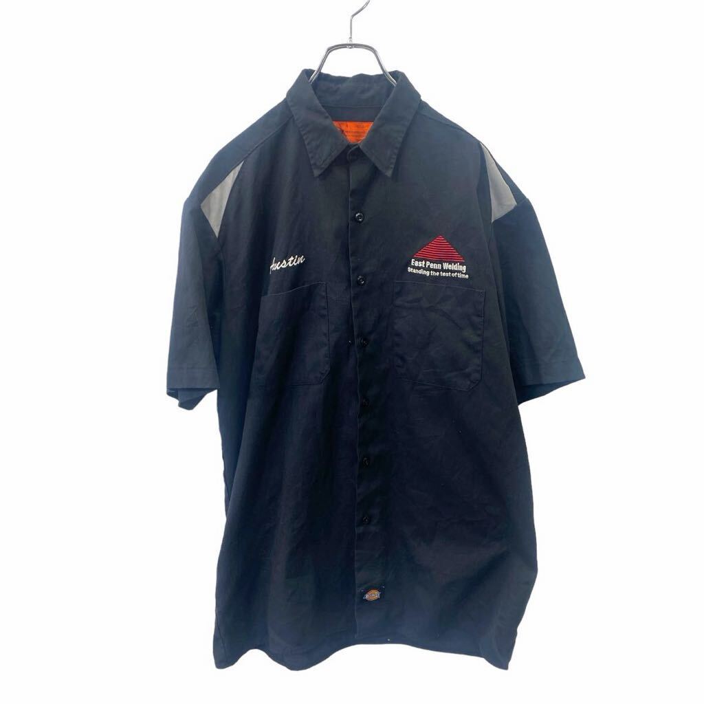 ★★複数点購入の場合は、1点分の送料で同梱発送致します。★★（合計金額が3,980円(税込)以上の場合は、送料無料となります。)商品に興味をもって頂き、誠に有難うございます。恐れ入りますが最後までお読み頂き、ご了承の上ご購入下さい。アメリカから輸入した ディッキーズ ワークシャツ の販売です。【商品説明】※色やデザインは画像をご覧ください。【サイズ】（海外規格の為、基本的には大きめのサイズ感となりますが、詳細は実寸をご参照ください。)サイズ表記にて L/G/G実寸着丈 80cm肩幅 53cm身幅 59cm袖丈 15.5cm (袖下から計測)・素人採寸の為、誤差についてはご容赦下さい。・着用感につきましては普段着用されているものとの実寸を比較して参考にされてください。【状態】状態確認 B ランク品使用感があります。《ランク》A-デッドストックや未使用に近い状態B-使用感はあるが綺麗な状態C-使用感があり多少の汚れがある状態D-使用感があり汚れや破れがある状態（上記ランクは弊社基準でのランク付けとなります。あくまでも参考として頂き、詳細は画像をご確認の上、ご購入ください。また、見落としによる目立たない穴、ほつれ、破れ、汚れ等のダメージ品が混入している場合もございますことをご理解の上、ご購入をお願い致します。）・全体的に使用感はありますが着用に問題はありません。・未洗濯品です。・保管上の折りジワと、ベール品によるシワはご容赦下さい。・状態に特に敏感な方のご購入はご遠慮下さい。※不明な点がありましたらお気軽に、ご質問下さい。【発送】佐川急便で発送します。※（沖縄及び一部離島へはヤマト運輸で発送する場合があります）★★複数点購入の場合は、1点分の送料で同梱発送致します。★★（合計金額が3,980円(税込)以上の場合は、送料無料となります。)【ご注意】・購入後はノークレーム＆ノーリターンにて、お願い致します。（返品は一切お受けできません。）・古着、usedの特性等を充分にご理解頂ける方のご購入に限らせて頂きます。 古着にご理解の無い方、状態に特に敏感な方のご購入はご遠慮下さい。・サイズ感につきましては普段着用されているものとの実寸を比較して参考にされてください。・できるだけ現物に近い色味をお伝えできるように気を付けておりますが、撮影環境や使用するモニターによっては、商品と画像に若干の色誤差が生じますことをご了承ください。【営業について】 誠に勝手ながら、土曜、日曜、祝日、年末年始、ゴールデンウィークはお休みとさせて頂きます。また、お客様へのご対応時間は基本的には営業日の9:00〜17：00までになります。ご対応時間外や休業日にご購入いただいた商品や、ご質問など、頂いたご連絡への返信が滞る場合がございます。ご連絡、発送は休業明けより順次行っていきますのでご了承よろしくお願いいたします。★新商品、毎日大量入荷中です!!!20240718-0