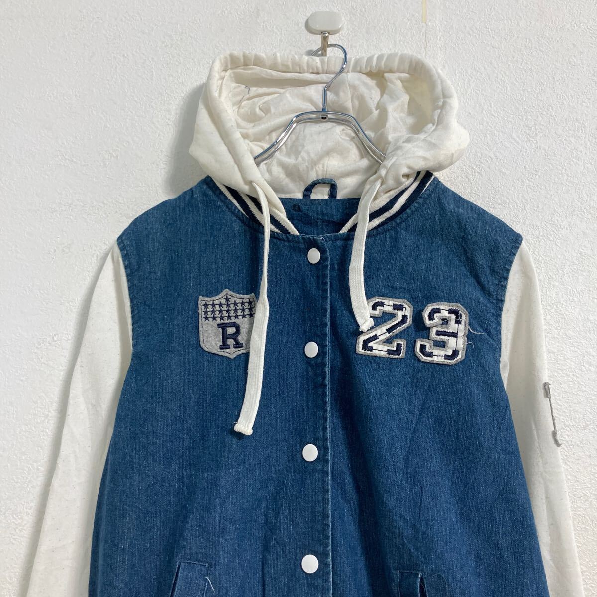 【中古】【古着】 デニム スウェット パーカー ジャケット レディース S〜 ホワイト ブルー ワッペン 古着卸 アメリカ仕入 a609-5880