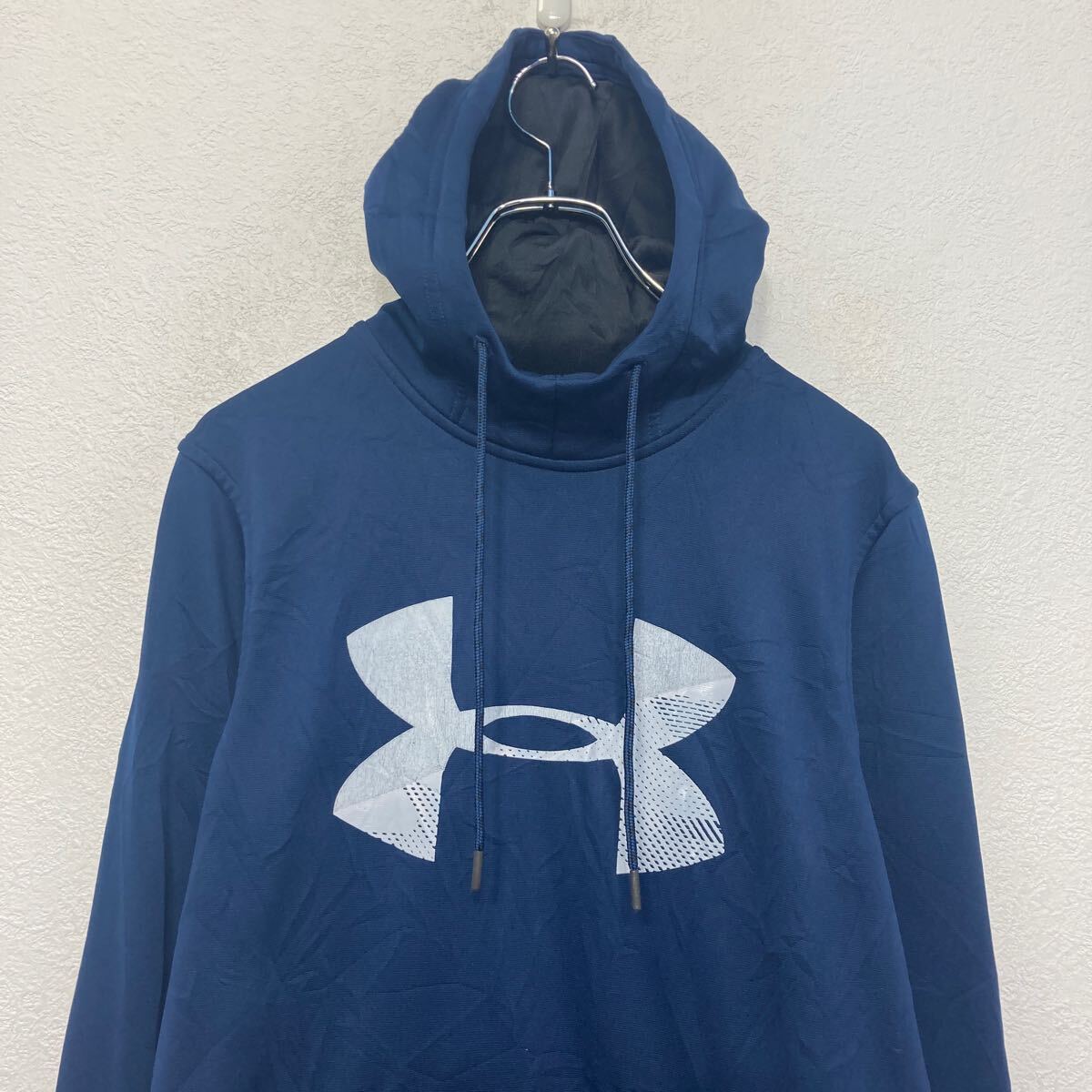 【中古】【古着】 UNDER ARMOUR ロゴ スウェット パーカー アンダーアーマー M ネイビー プルオーバー 古着卸 アメリカ仕入 a609-7023