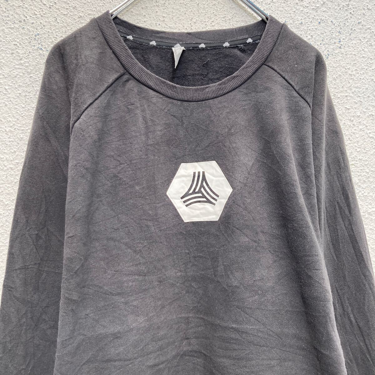 【中古】【古着】 adidas プリント スウェット トレーナー アディダス XL ブラック ビッグサイズ ラグラン バッグプリント 古着卸 アメリカ仕入 a610-5024