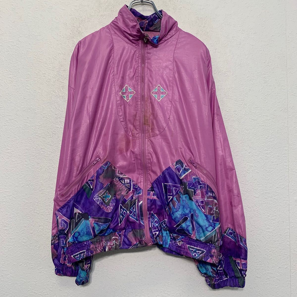 【中古】【古着】 ナイロン ジャケット M レディース ピンク パープル フルジップ ワンポイント 刺繍 総柄 切替 ポケット付き 古着卸 アメリカ仕入 a610-6536
