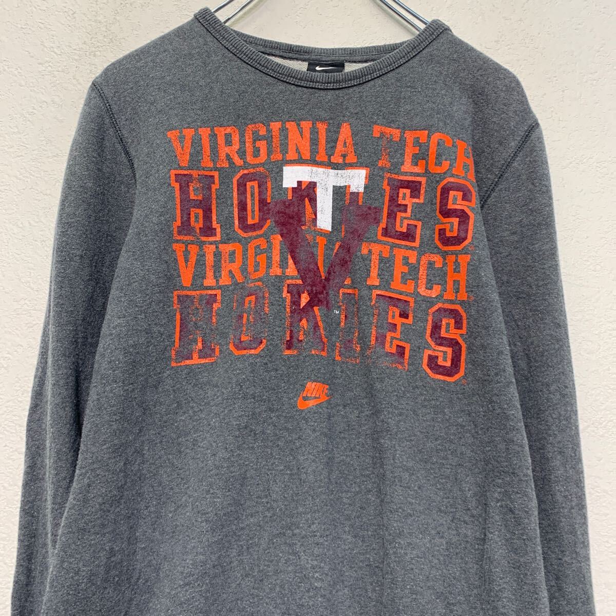 【中古】【古着】 NIKE プリント スウェット トレーナー ナイキ L ダークグレー オレンジ ホワイト プルオーバー 古着卸 アメリカ仕入 a610-7507