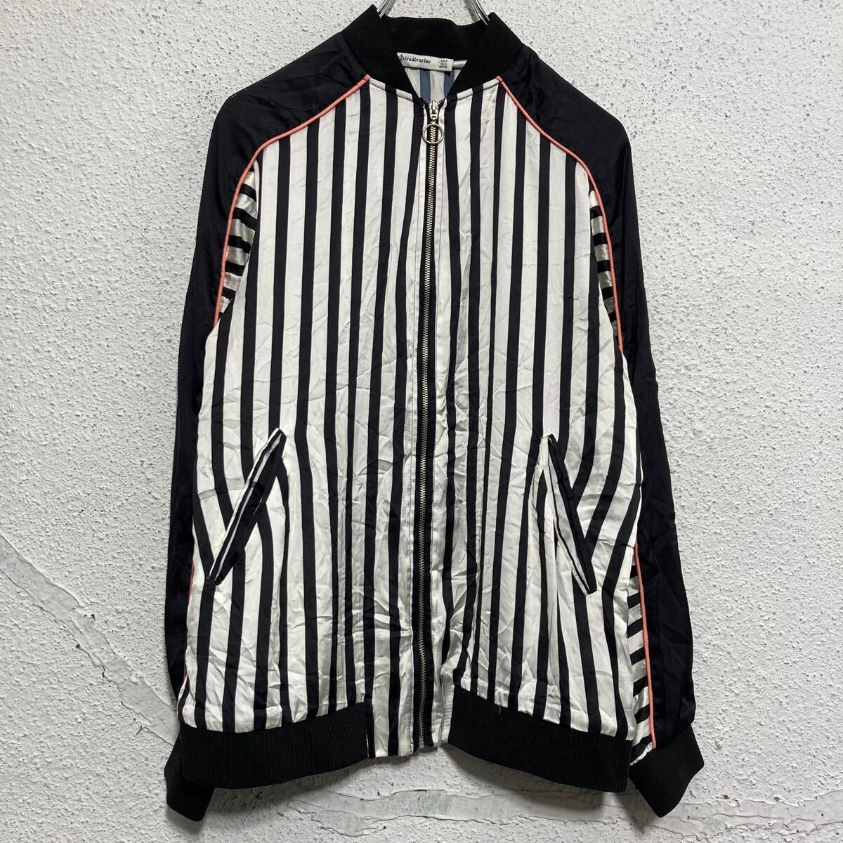 【中古】【古着】 Stradivarius ジャケット S ブラック ホワイト ボーダー レディース ブルゾン フルジップ ライトアウター 古着卸 アメリカ仕入 a610-7662
