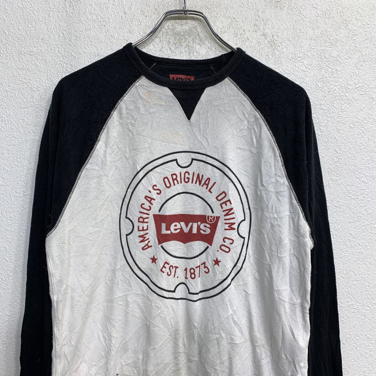 【中古】【古着】 Levi's ロングTシャツ Sサイズ リーバイス ホワイト ブラック 古着卸 アメリカ仕入 t2410-3480