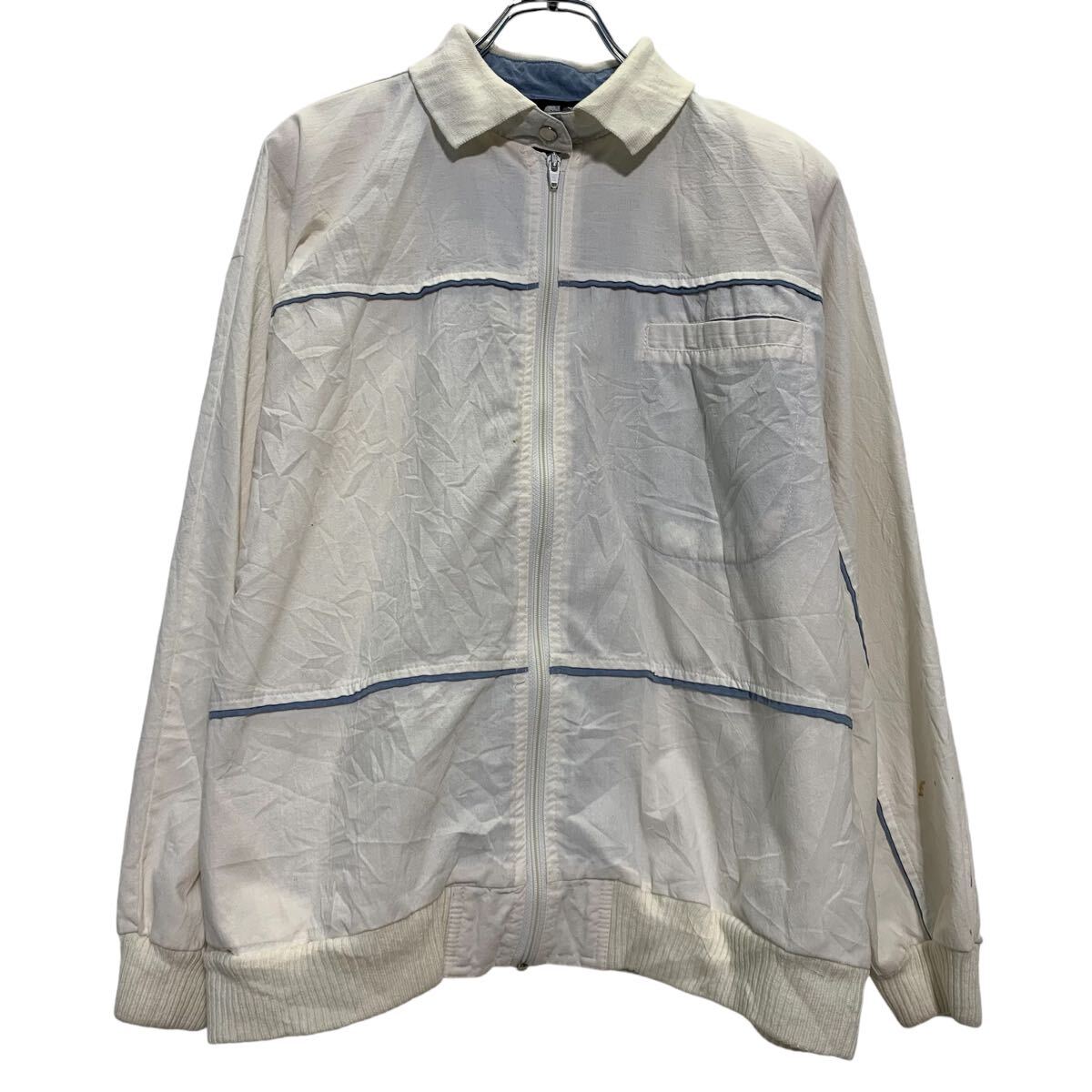 ★★複数点購入の場合は、1点分の送料で同梱発送致します。★★（合計金額が3,980円(税込)以上の場合は、送料無料となります。)商品に興味をもって頂き、誠に有難うございます。恐れ入りますが最後までお読み頂き、ご了承の上ご購入下さい。アメリカから輸入した ジャケット の販売です。【商品説明】※色やデザインは画像をご覧ください。【サイズ】（海外規格の為、基本的には大きめのサイズ感となりますが、詳細は実寸をご参照ください。)サイズ表記にてM実寸着丈 62cm肩幅 ラグランcm身幅 64cm袖丈 47cm(脇下から計測)・素人採寸の為、誤差についてはご容赦下さい。・着用感につきましては普段着用されているものとの実寸を比較して参考にされてください。【状態】状態確認 C ランク品前身頃、両袖、後身頃に汚れが有ります。《ランク》A-デッドストックや未使用に近い状態B-使用感はあるが綺麗な状態C-使用感があり多少の汚れがある状態D-使用感があり汚れや破れがある状態（上記ランクは弊社基準でのランク付けとなります。あくまでも参考として頂き、詳細は画像をご確認の上、ご入札ください。また、見落としによる目立たない穴、ほつれ、破れ、汚れ等のダメージ品が混入している場合もございますことをご理解の上、ご入札をお願い致します。）・全体的に使用感はありますが着用に問題はありません。・未洗濯品です。・保管上の折りジワと、ベール品によるシワはご容赦下さい。・状態に特に敏感な方のご入札はご遠慮下さい。※不明な点がありましたらお気軽に、ご質問下さい。【発送】佐川急便で発送します。※（沖縄及び一部離島へはヤマト運輸で発送する場合があります）★★複数点購入の場合は、1点分の送料で同梱発送致します。★★（合計金額が3,980円(税込)以上の場合は、送料無料となります。)【ご注意】・落札後はノークレーム＆ノーリターンにて、お願い致します。（返品は一切お受けできません。）・古着、usedの特性等を充分にご理解頂ける方のご購入に限らせて頂きます。 古着にご理解の無い方、状態に特に敏感な方のご購入はご遠慮下さい。・サイズ感につきましては普段着用されているものとの実寸を比較して参考にされてください。・できるだけ現物に近い色味をお伝えできるように気を付けておりますが、撮影環境や使用するモニターによっては、商品と画像に若干の色誤差が生じますことをご了承ください。【営業について】誠に勝手ながら、土曜、日曜、祝日、年末年始、ゴールデンウィークはお休みとさせて頂きます。また、お客様へのご対応時間は基本的には営業日の9:00〜17：00までになります。ご対応時間外や休業日にご落札いただいた商品や、ご質問など、頂いたご連絡への返信が滞る場合がございます。ご連絡、発送は休業明けより順次行っていきますのでご了承よろしくお願いいたします。★新商品、毎日大量入荷中です!!!20241107-0