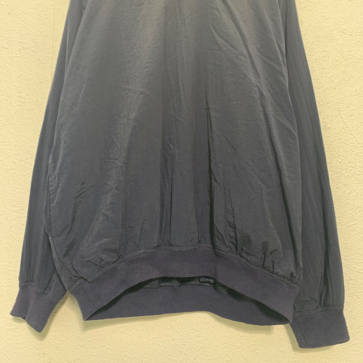【中古】【古着】 ナイロンプルオーバー M ネイビー Vネック ラグラン バックプリント ピステ ゴルフウェア アウター 薄手 古着卸 アメリカ仕入 a611-6144