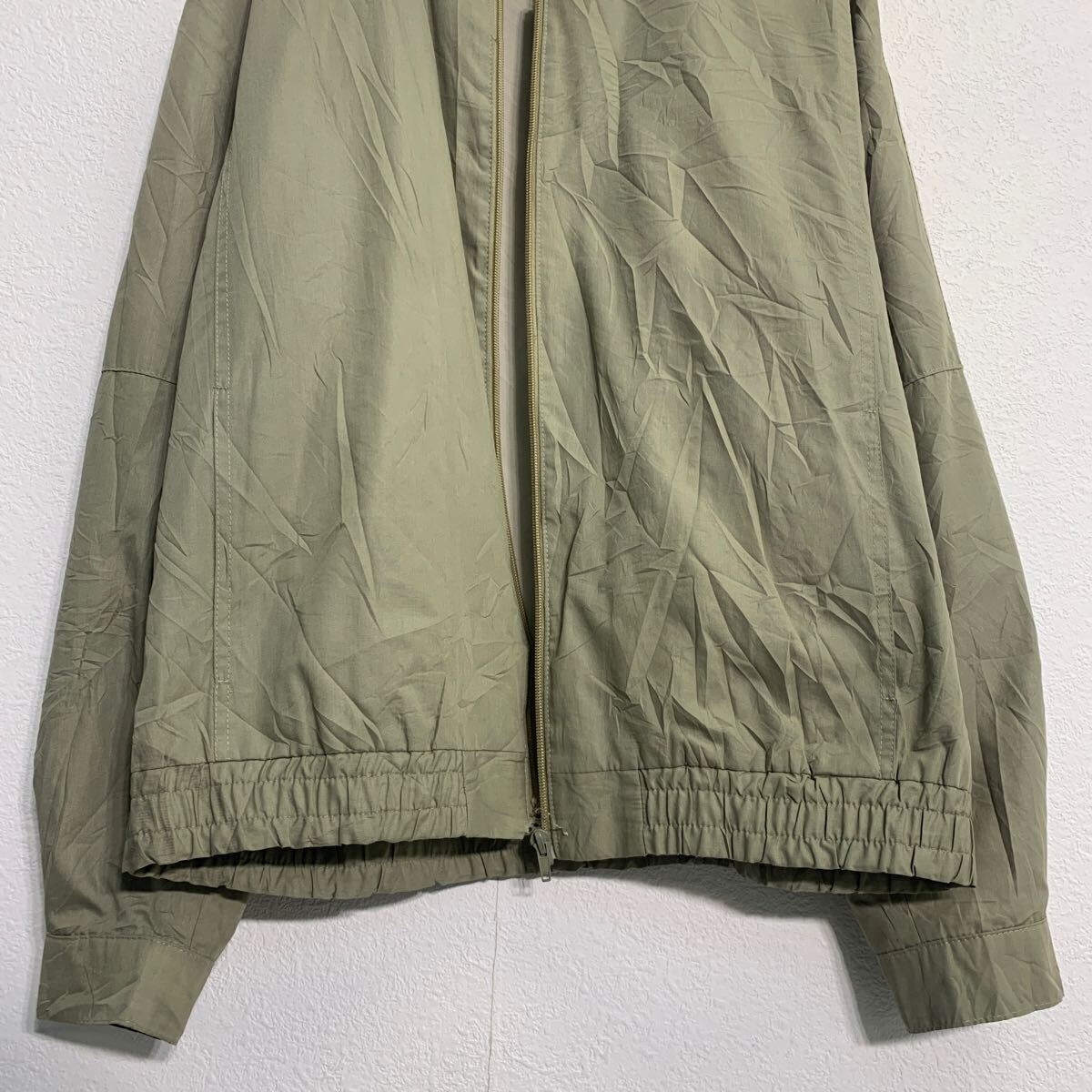 【中古】【古着】 ジャケット L 程 ベージュ系 ジップアップ スウィングトップ ライン 切替 アウター 薄手 古着卸 アメリカ仕入 a611-6589