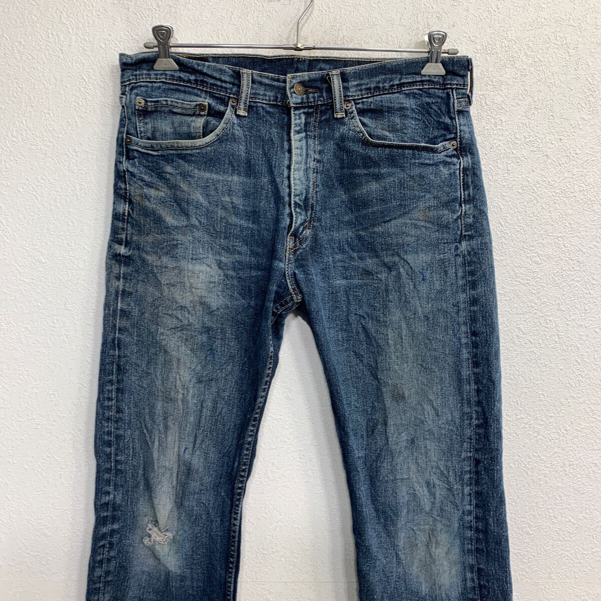 古着屋DENの【中古】【古着】 Levi's デニムパンツ W34 リーバイス レギュラーフィット インディゴ 古着卸 アメリカ仕入 2412-114｜アングル2