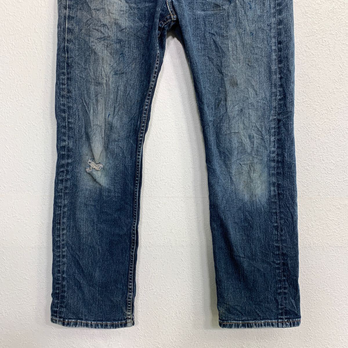 古着屋DENの【中古】【古着】 Levi's デニムパンツ W34 リーバイス レギュラーフィット インディゴ 古着卸 アメリカ仕入 2412-114｜アングル3