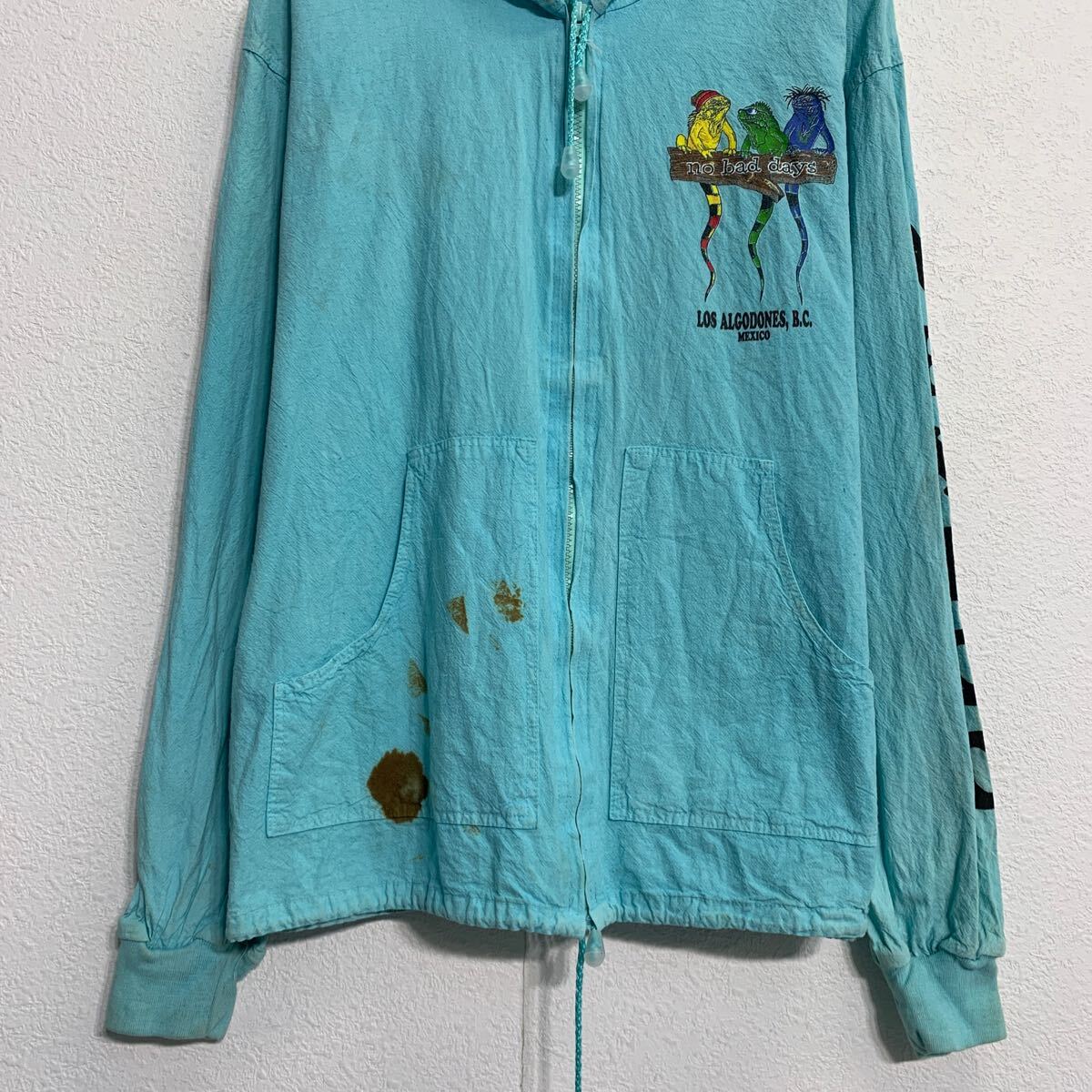 【中古】【古着】 コットンジャケット 38 L 程 ライトブルー ジップアップ バックプリント アームプリント フード付き 薄手 古着卸 アメリカ仕入 a701-5810