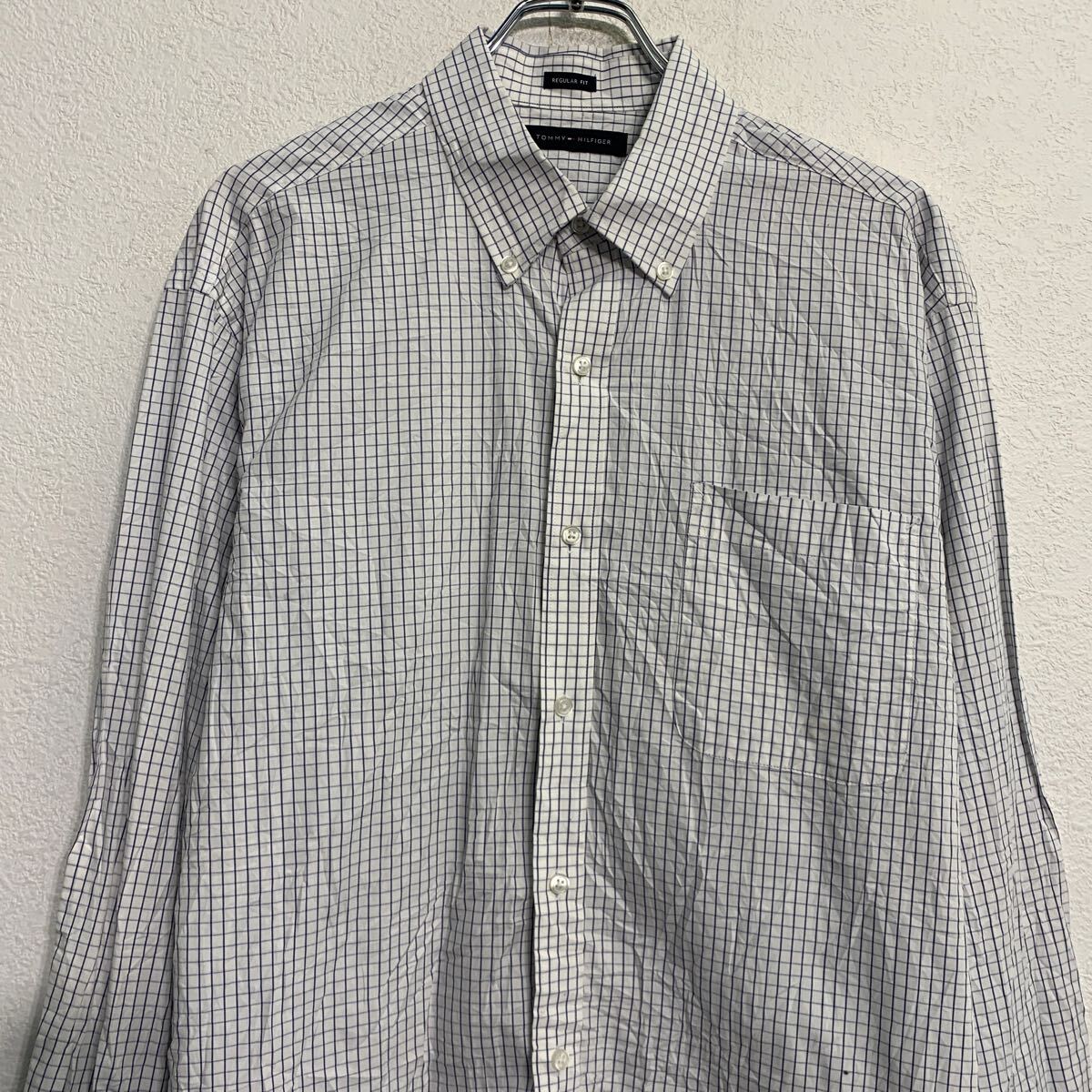 【中古】【古着】 TOMMY HILFIGER 長袖 チェックシャツ L ホワイト ブルー トミーヒルフィガー ボタンダウン 胸ポケット 古着卸 アメリカ仕入 a701-7351