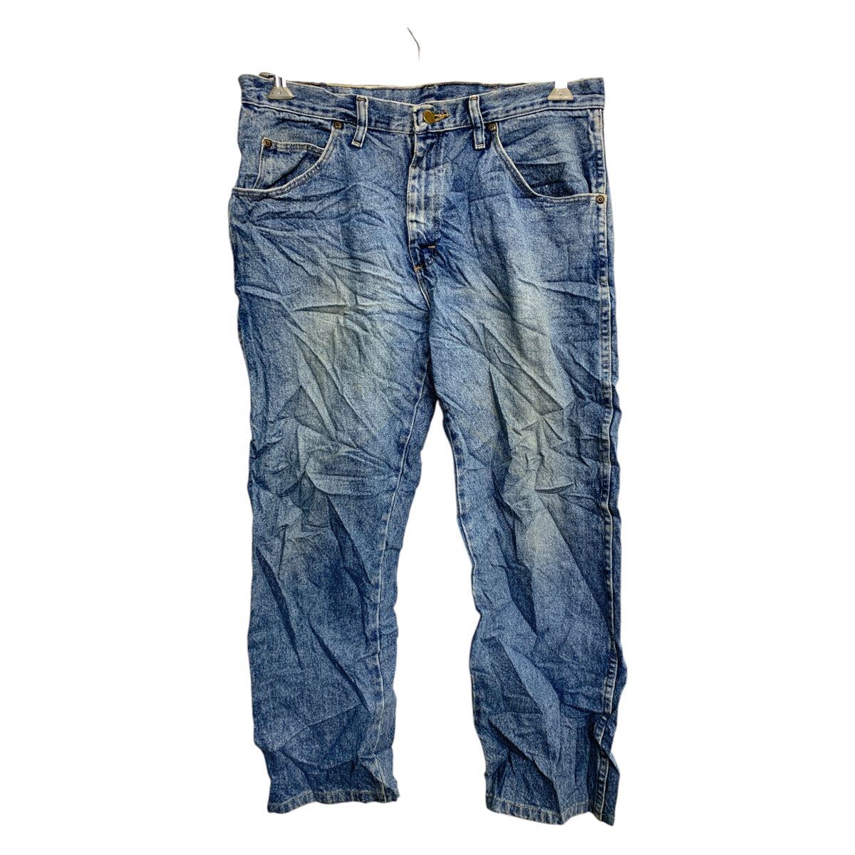 ★★複数点購入の場合は、1点分の送料で同梱発送致します。★★（合計金額が3,980円(税込)以上の場合は、送料無料となります。)商品に興味をもって頂き、誠に有難うございます。恐れ入りますが最後までお読み頂き、ご了承の上ご購入下さい。アメリカから輸入した ラングラー デニムパンツ の販売です。【商品説明】※色やデザインは画像をご覧ください。【サイズ】（海外規格の為、基本的には大きめのサイズ感となりますが、詳細は実寸をご参照ください。)サイズ表記にて34×30実寸ウエスト 88cm股下 71cm・素人採寸の為、誤差についてはご容赦下さい。・着用感につきましては普段着用されているものとの実寸を比較して参考にされてください。【状態】状態確認 C ランク品ヨゴレがあります。《ランク》A-デッドストックや未使用に近い状態B-使用感はあるが綺麗な状態C-使用感があり多少の汚れがある状態D-使用感があり汚れや破れがある状態（上記ランクは弊社基準でのランク付けとなります。あくまでも参考として頂き、詳細は画像をご確認の上、ご入札ください。また、見落としによる目立たない穴、ほつれ、破れ、汚れ等のダメージ品が混入している場合もございますことをご理解の上、ご入札をお願い致します。）・全体的に使用感はありますが着用に問題はありません。・未洗濯品です。・保管上の折りジワと、ベール品によるシワはご容赦下さい。・状態に特に敏感な方のご入札はご遠慮下さい。※不明な点がありましたらお気軽に、ご質問下さい。【発送】佐川急便で発送します。※（沖縄及び一部離島へはヤマト運輸で発送する場合があります）★★複数点購入の場合は、1点分の送料で同梱発送致します。★★（合計金額が3,980円(税込)以上の場合は、送料無料となります。)【ご注意】・落札後はノークレーム＆ノーリターンにて、お願い致します。（返品は一切お受けできません。）・古着、usedの特性等を充分にご理解頂ける方のご購入に限らせて頂きます。 古着にご理解の無い方、状態に特に敏感な方のご購入はご遠慮下さい。・サイズ感につきましては普段着用されているものとの実寸を比較して参考にされてください。・できるだけ現物に近い色味をお伝えできるように気を付けておりますが、撮影環境や使用するモニターによっては、商品と画像に若干の色誤差が生じますことをご了承ください。【営業について】誠に勝手ながら、土曜、日曜、祝日、年末年始、ゴールデンウィークはお休みとさせて頂きます。また、お客様へのご対応時間は基本的には営業日の9:00〜17：00までになります。ご対応時間外や休業日にご落札いただいた商品や、ご質問など、頂いたご連絡への返信が滞る場合がございます。ご連絡、発送は休業明けより順次行っていきますのでご了承よろしくお願いいたします。★新商品、毎日大量入荷中です!!!20250210-0