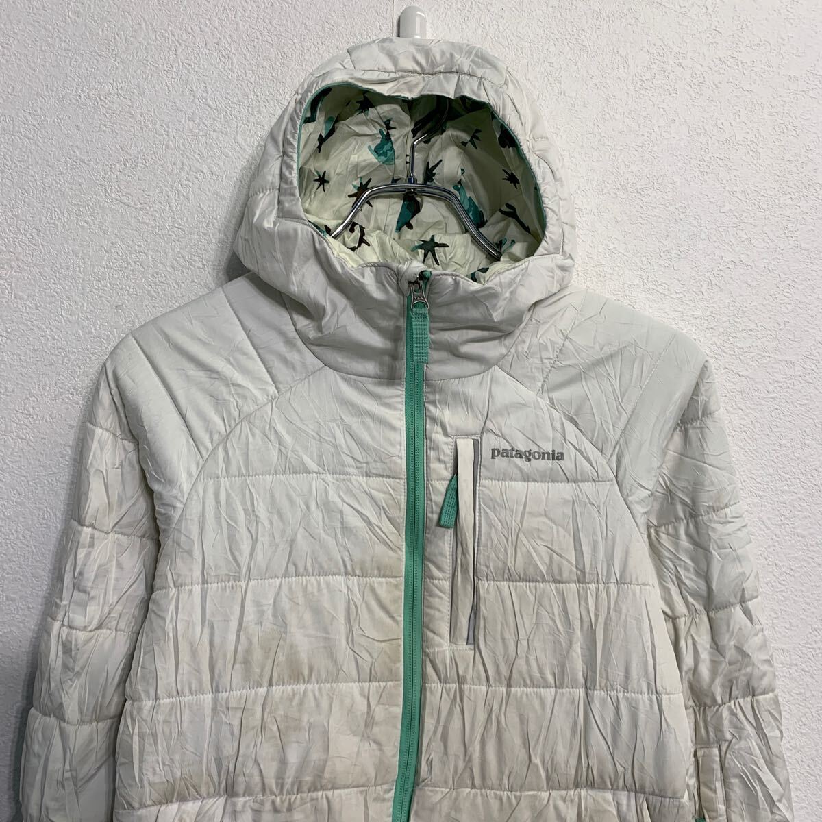 【中古】【古着】 patagonia ダウンジャケット M キッズ 150〜 ホワイト パタゴニア ジップアップ ラグラン ロゴ アウター 古着卸 アメリカ仕入 a702-5380