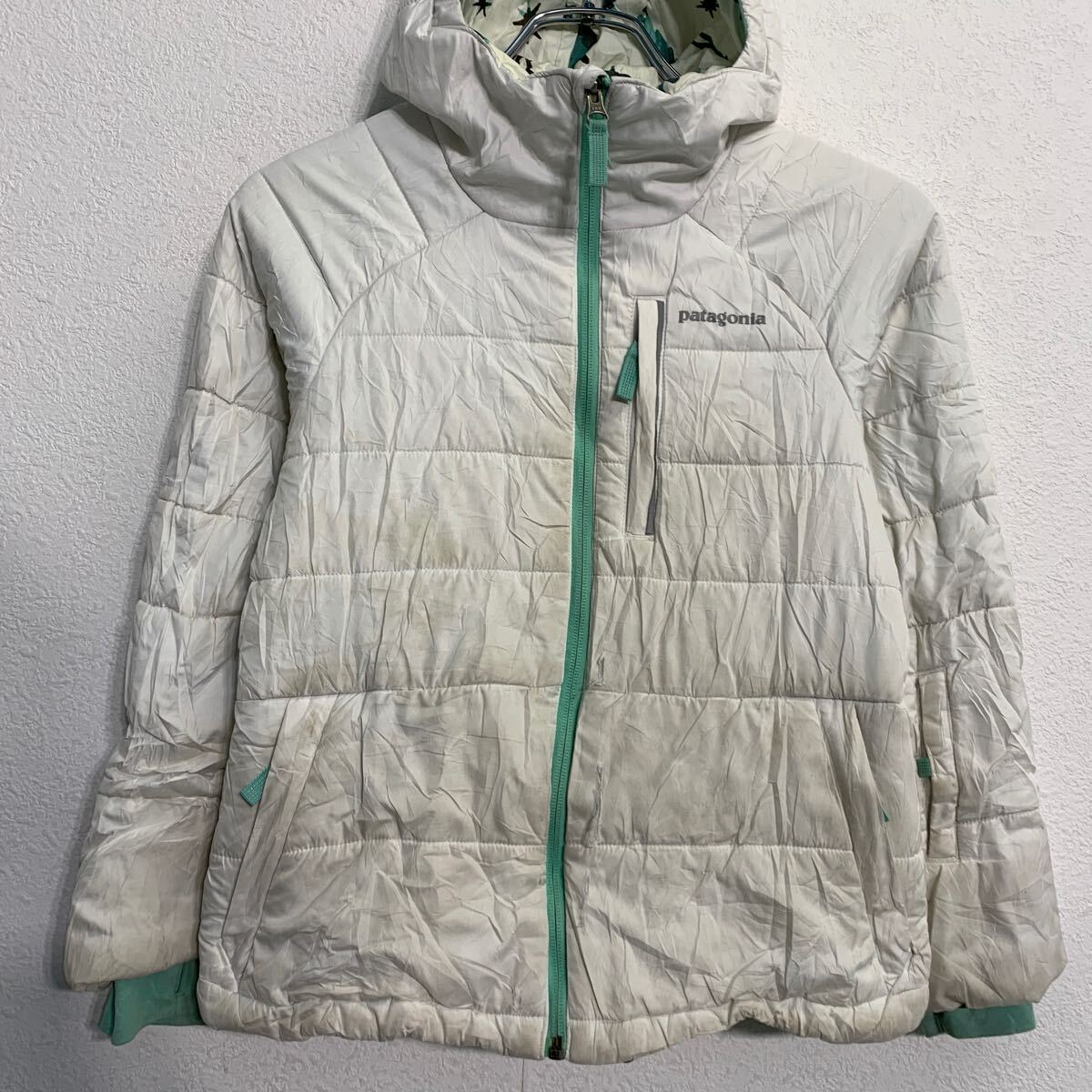【中古】【古着】 patagonia ダウンジャケット M キッズ 150〜 ホワイト パタゴニア ジップアップ ラグラン ロゴ アウター 古着卸 アメリカ仕入 a702-5380