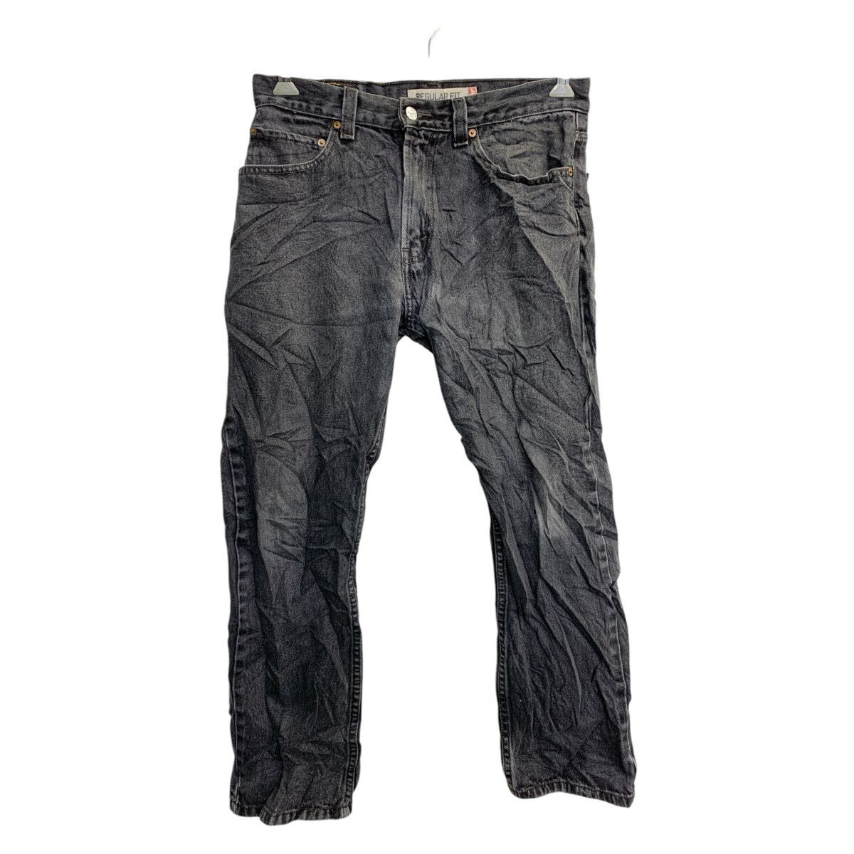 ★★複数点購入の場合は、1点分の送料で同梱発送致します。★★（合計金額が3,980円(税込)以上の場合は、送料無料となります。)商品に興味をもって頂き、誠に有難うございます。恐れ入りますが最後までお読み頂き、ご了承の上ご購入下さい。アメリカから輸入した リーバイス デニムパンツ の販売です。【商品説明】※色やデザインは画像をご覧ください。【サイズ】（海外規格の為、基本的には大きめのサイズ感となりますが、詳細は実寸をご参照ください。)サイズ表記にてW32 L30実寸ウエスト 84cm股下 75cm・素人採寸の為、誤差についてはご容赦下さい。・着用感につきましては普段着用されているものとの実寸を比較して参考にされてください。【状態】状態確認 C ランク品ヨゴレがあります。《ランク》A-デッドストックや未使用に近い状態B-使用感はあるが綺麗な状態C-使用感があり多少の汚れがある状態D-使用感があり汚れや破れがある状態（上記ランクは弊社基準でのランク付けとなります。あくまでも参考として頂き、詳細は画像をご確認の上、ご入札ください。また、見落としによる目立たない穴、ほつれ、破れ、汚れ等のダメージ品が混入している場合もございますことをご理解の上、ご入札をお願い致します。）・全体的に使用感はありますが着用に問題はありません。・未洗濯品です。・保管上の折りジワと、ベール品によるシワはご容赦下さい。・状態に特に敏感な方のご入札はご遠慮下さい。※不明な点がありましたらお気軽に、ご質問下さい。【発送】佐川急便で発送します。※（沖縄及び一部離島へはヤマト運輸で発送する場合があります）★★複数点購入の場合は、1点分の送料で同梱発送致します。★★（合計金額が3,980円(税込)以上の場合は、送料無料となります。)【ご注意】・落札後はノークレーム＆ノーリターンにて、お願い致します。（返品は一切お受けできません。）・古着、usedの特性等を充分にご理解頂ける方のご購入に限らせて頂きます。 古着にご理解の無い方、状態に特に敏感な方のご購入はご遠慮下さい。・サイズ感につきましては普段着用されているものとの実寸を比較して参考にされてください。・できるだけ現物に近い色味をお伝えできるように気を付けておりますが、撮影環境や使用するモニターによっては、商品と画像に若干の色誤差が生じますことをご了承ください。【営業について】誠に勝手ながら、土曜、日曜、祝日、年末年始、ゴールデンウィークはお休みとさせて頂きます。また、お客様へのご対応時間は基本的には営業日の9:00〜17：00までになります。ご対応時間外や休業日にご落札いただいた商品や、ご質問など、頂いたご連絡への返信が滞る場合がございます。ご連絡、発送は休業明けより順次行っていきますのでご了承よろしくお願いいたします。★新商品、毎日大量入荷中です!!!20250217-0