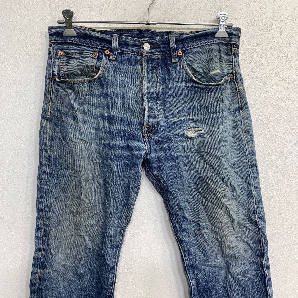 【中古】【古着】 Levi's 501 デニムパンツ W33 リーバイス ボタンフライ ブルー コットン 古着卸 アメリカ仕入 2502-784