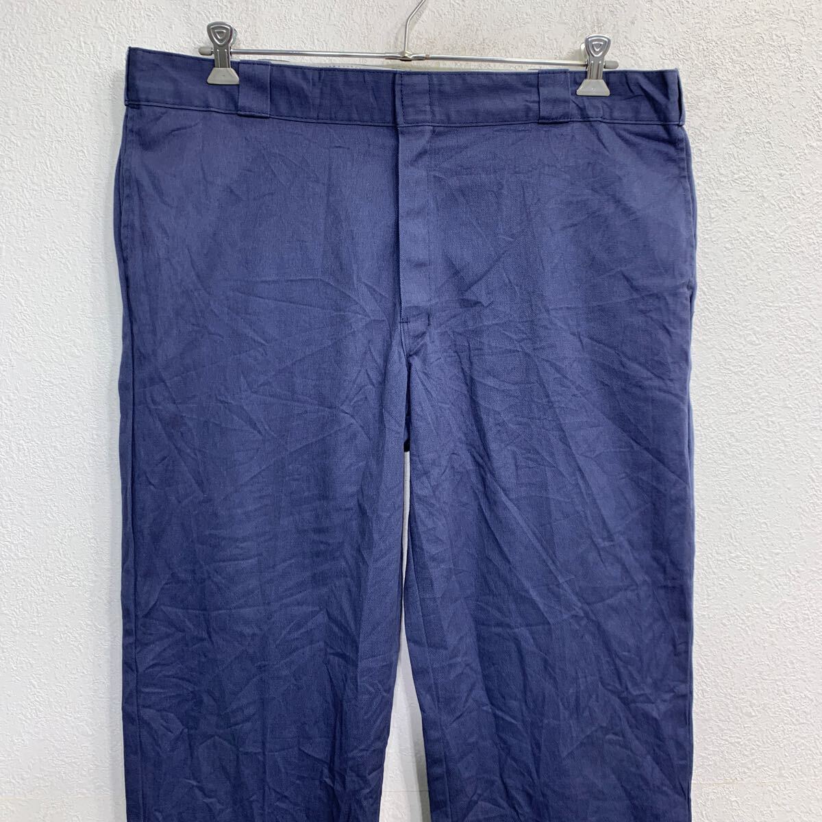 古着屋DENの【中古】【古着】 Dickies 874 ワークパンツ W42 ディッキーズ オリジナルフィット ビッグサイズ ネイビー 古着卸 アメリカ仕入 2503-1010｜アングル2