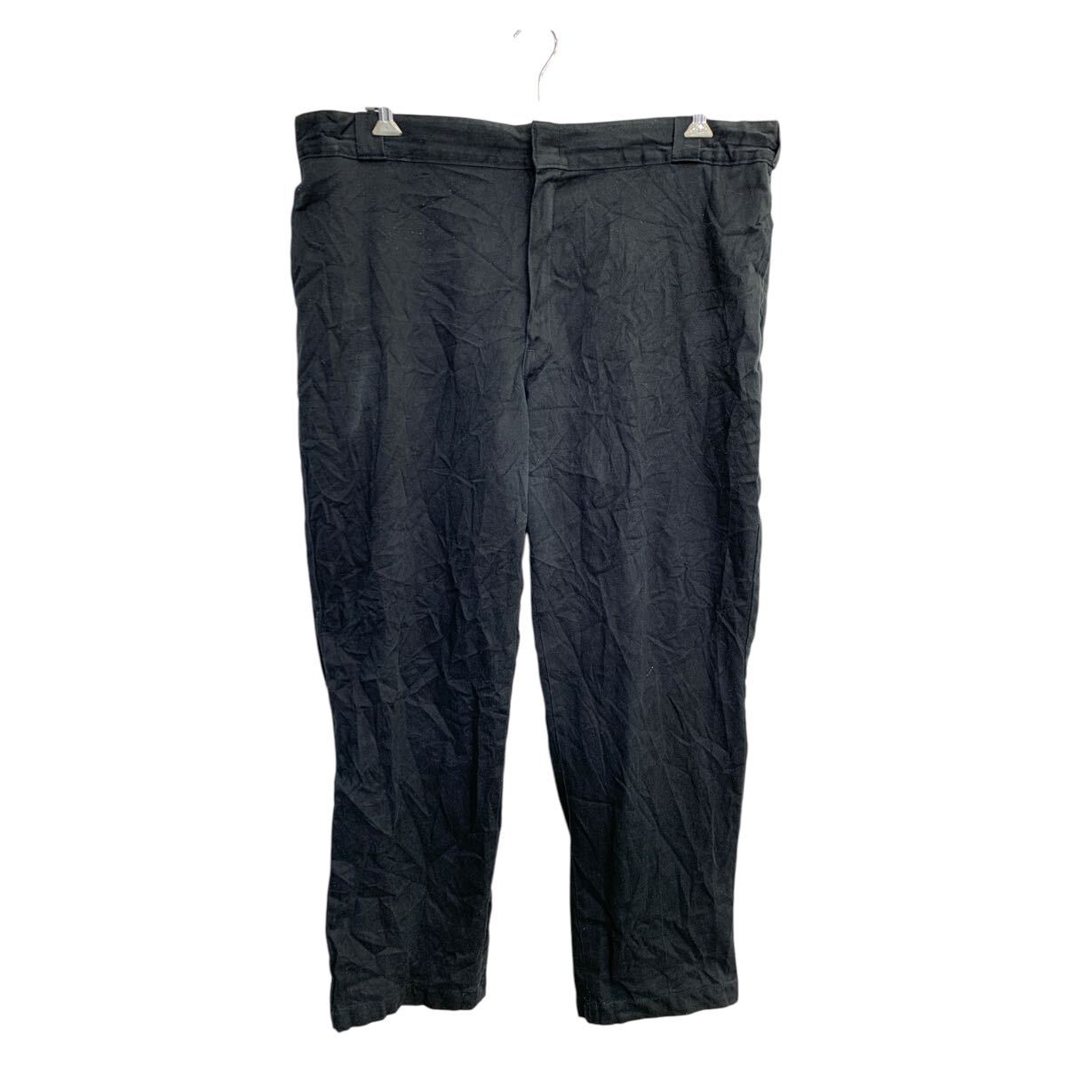 ★★複数点購入の場合は、1点分の送料で同梱発送致します。★★（合計金額が3,980円(税込)以上の場合は、送料無料となります。)商品に興味をもって頂き、誠に有難うございます。恐れ入りますが最後までお読み頂き、ご了承の上ご購入下さい。アメリカから輸入した ディッキーズ ワーク・ペインターパンツ の販売です。【商品説明】※色やデザインは画像をご覧ください。【サイズ】（海外規格の為、基本的には大きめのサイズ感となりますが、詳細は実寸をご参照ください。)サイズ表記にて42×32実寸ウエスト 110cm股下 78cm・素人採寸の為、誤差についてはご容赦下さい。・着用感につきましては普段着用されているものとの実寸を比較して参考にされてください。【状態】状態確認 C ランク品ヨゴレがあります。股にスレ、やぶれがあります。《ランク》A-デッドストックや未使用に近い状態B-使用感はあるが綺麗な状態C-使用感があり多少の汚れがある状態D-使用感があり汚れや破れがある状態（上記ランクは弊社基準でのランク付けとなります。あくまでも参考として頂き、詳細は画像をご確認の上、ご入札ください。また、見落としによる目立たない穴、ほつれ、破れ、汚れ等のダメージ品が混入している場合もございますことをご理解の上、ご入札をお願い致します。）・全体的に使用感はありますが着用に問題はありません。・未洗濯品です。・保管上の折りジワと、ベール品によるシワはご容赦下さい。・状態に特に敏感な方のご入札はご遠慮下さい。※不明な点がありましたらお気軽に、ご質問下さい。【発送】佐川急便で発送します。※（沖縄及び一部離島へはヤマト運輸で発送する場合があります）★★複数点購入の場合は、1点分の送料で同梱発送致します。★★（合計金額が3,980円(税込)以上の場合は、送料無料となります。)【ご注意】・落札後はノークレーム＆ノーリターンにて、お願い致します。（返品は一切お受けできません。）・古着、usedの特性等を充分にご理解頂ける方のご購入に限らせて頂きます。 古着にご理解の無い方、状態に特に敏感な方のご購入はご遠慮下さい。・サイズ感につきましては普段着用されているものとの実寸を比較して参考にされてください。・できるだけ現物に近い色味をお伝えできるように気を付けておりますが、撮影環境や使用するモニターによっては、商品と画像に若干の色誤差が生じますことをご了承ください。【営業について】誠に勝手ながら、土曜、日曜、祝日、年末年始、ゴールデンウィークはお休みとさせて頂きます。また、お客様へのご対応時間は基本的には営業日の9:00〜17：00までになります。ご対応時間外や休業日にご落札いただいた商品や、ご質問など、頂いたご連絡への返信が滞る場合がございます。ご連絡、発送は休業明けより順次行っていきますのでご了承よろしくお願いいたします。★新商品、毎日大量入荷中です!!!20250319-0