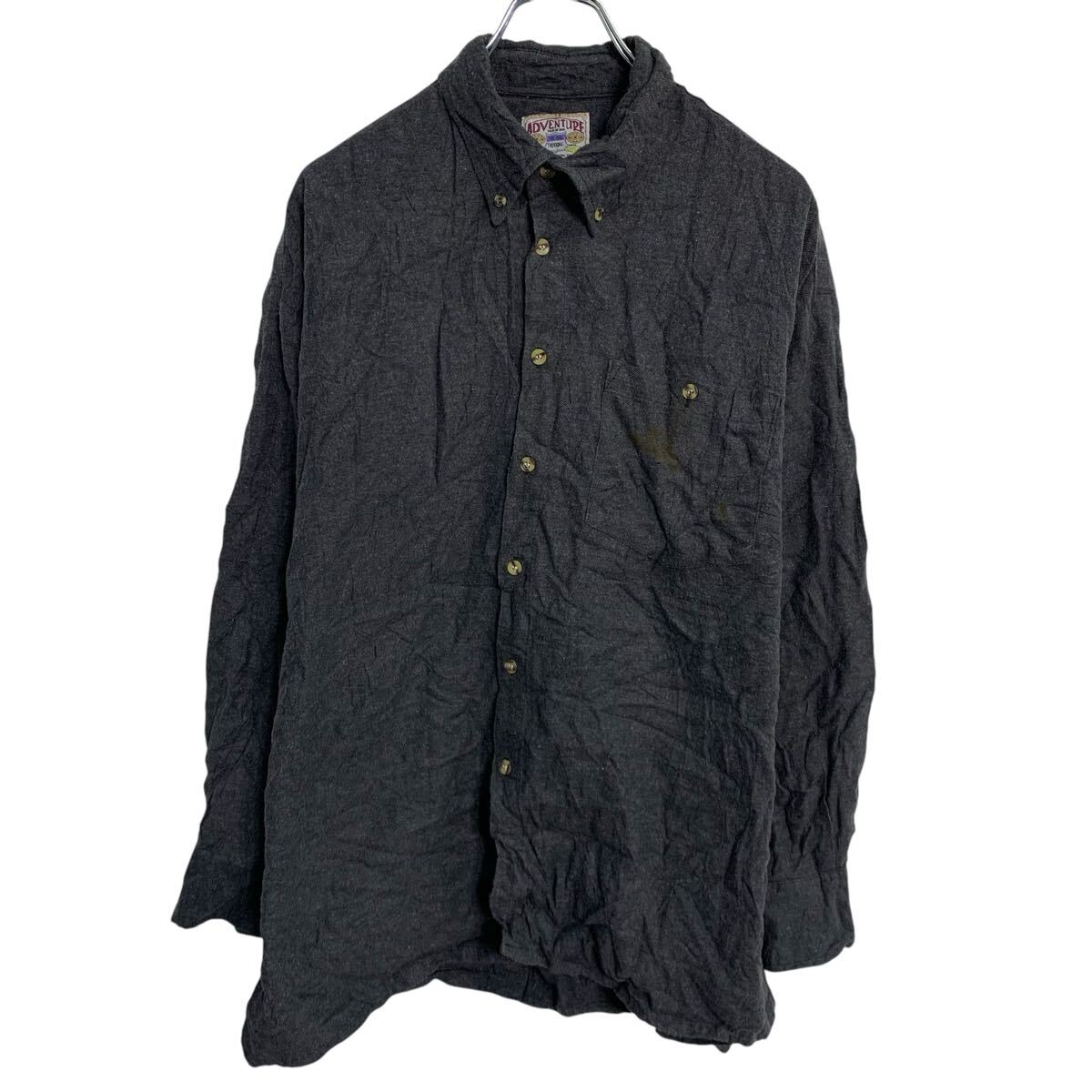 ★★複数点購入の場合は、1点分の送料で同梱発送致します。★★（合計金額が3,980円(税込)以上の場合は、送料無料となります。)商品に興味をもって頂き、誠に有難うございます。恐れ入りますが最後までお読み頂き、ご了承の上ご購入下さい。アメリカから輸入した 長袖 無地シャツ の販売です。【商品説明】※色やデザインは画像をご覧ください。【サイズ】（海外規格の為、基本的には大きめのサイズ感となりますが、詳細は実寸をご参照ください。)サイズ表記にてXL実寸着丈 74cm肩幅 54cm身幅 62cm袖丈 44cm(脇下から計測)・素人採寸の為、誤差についてはご容赦下さい。・着用感につきましては普段着用されているものとの実寸を比較して参考にされてください。【状態】状態確認 B〜C ランク品前身頃に汚れが有ります。《ランク》A-デッドストックや未使用に近い状態B-使用感はあるが綺麗な状態C-使用感があり多少の汚れがある状態D-使用感があり汚れや破れがある状態（上記ランクは弊社基準でのランク付けとなります。あくまでも参考として頂き、詳細は画像をご確認の上、ご入札ください。また、見落としによる目立たない穴、ほつれ、破れ、汚れ等のダメージ品が混入している場合もございますことをご理解の上、ご入札をお願い致します。）・全体的に使用感はありますが着用に問題はありません。・未洗濯品です。・保管上の折りジワと、ベール品によるシワはご容赦下さい。・状態に特に敏感な方のご入札はご遠慮下さい。※不明な点がありましたらお気軽に、ご質問下さい。【発送】佐川急便で発送します。※（沖縄及び一部離島へはヤマト運輸で発送する場合があります）★★複数点購入の場合は、1点分の送料で同梱発送致します。★★（合計金額が3,980円(税込)以上の場合は、送料無料となります。)【ご注意】・落札後はノークレーム＆ノーリターンにて、お願い致します。（返品は一切お受けできません。）・古着、usedの特性等を充分にご理解頂ける方のご購入に限らせて頂きます。 古着にご理解の無い方、状態に特に敏感な方のご購入はご遠慮下さい。・サイズ感につきましては普段着用されているものとの実寸を比較して参考にされてください。・できるだけ現物に近い色味をお伝えできるように気を付けておりますが、撮影環境や使用するモニターによっては、商品と画像に若干の色誤差が生じますことをご了承ください。【営業について】誠に勝手ながら、土曜、日曜、祝日、年末年始、ゴールデンウィークはお休みとさせて頂きます。また、お客様へのご対応時間は基本的には営業日の9:00〜17：00までになります。ご対応時間外や休業日にご落札いただいた商品や、ご質問など、頂いたご連絡への返信が滞る場合がございます。ご連絡、発送は休業明けより順次行っていきますのでご了承よろしくお願いいたします。★新商品、毎日大量入荷中です!!!20250319-0