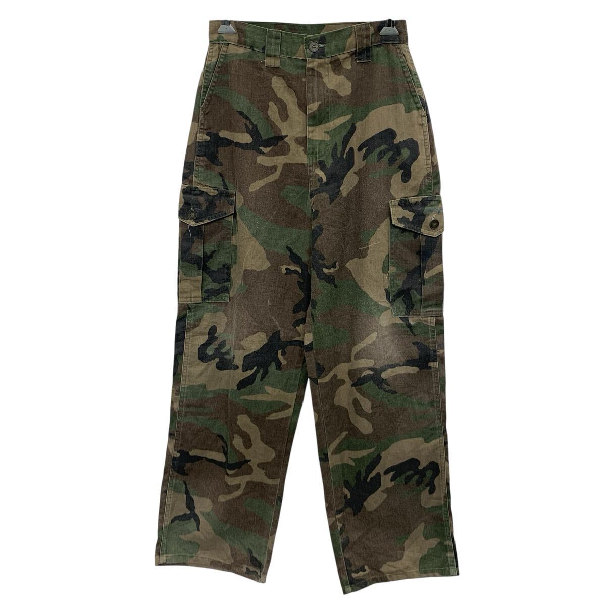 ★★複数点購入の場合は、1点分の送料で同梱発送致します。★★（合計金額が3,980円(税込)以上の場合は、送料無料となります。)商品に興味をもって頂き、誠に有難うございます。恐れ入りますが最後までお読み頂き、ご了承の上ご購入下さい。アメリカから輸入した ミリタリーパンツ の販売です。【商品説明】※色やデザインは画像をご覧ください。【サイズ】（海外規格の為、基本的には大きめのサイズ感となりますが、詳細は実寸をご参照ください。サイズ表記にて16 S〜実寸ウエスト 68cm股下 72cm・素人採寸の為、誤差についてはご容赦下さい。・着用感につきましては普段着用されているものとの実寸を比較して参考にされてください。【状態】状態確認 C ランク品両膝、両裾に色褪せが有ります。《ランク》A-デッドストックや未使用に近い状態B-使用感はあるが綺麗な状態C-使用感があり多少の汚れがある状態D-使用感があり汚れや破れがある状態（上記ランクは弊社基準でのランク付けとなります。あくまでも参考として頂き、詳細は画像をご確認の上、ご入札ください。また、見落としによる目立たない穴、ほつれ、破れ、汚れ等のダメージ品が混入している場合もございますことをご理解の上、ご入札をお願い致します。）・全体的に使用感はありますが着用に問題はありません。・未洗濯品です。・保管上の折りジワと、ベール品によるシワはご容赦下さい。・状態に特に敏感な方のご入札はご遠慮下さい。※不明な点がありましたらお気軽に、ご質問下さい。【発送】佐川急便で発送します。※（沖縄及び一部離島へはヤマト運輸で発送する場合があります）★★複数点購入の場合は、1点分の送料で同梱発送致します。★★（合計金額が3,980円(税込)以上の場合は、送料無料となります。)【ご注意】・落札後はノークレーム＆ノーリターンにて、お願い致します。（返品は一切お受けできません。）・古着、usedの特性等を充分にご理解頂ける方のご購入に限らせて頂きます。 古着にご理解の無い方、状態に特に敏感な方のご購入はご遠慮下さい。・サイズ感につきましては普段着用されているものとの実寸を比較して参考にされてください。・できるだけ現物に近い色味をお伝えできるように気を付けておりますが、撮影環境や使用するモニターによっては、商品と画像に若干の色誤差が生じますことをご了承ください。【営業について】誠に勝手ながら、土曜、日曜、祝日、年末年始、ゴールデンウィークはお休みとさせて頂きます。また、お客様へのご対応時間は基本的には営業日の9:00〜17：00までになります。ご対応時間外や休業日にご落札いただいた商品や、ご質問など、頂いたご連絡への返信が滞る場合がございます。ご連絡、発送は休業明けより順次行っていきますのでご了承よろしくお願いいたします。★新商品、毎日大量入荷中です!!!20250415-0