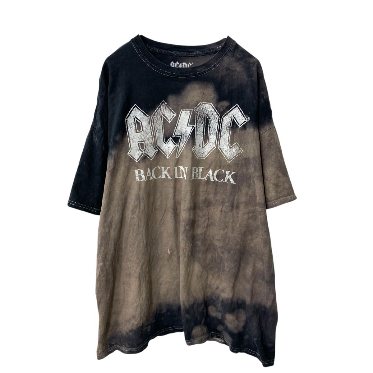 【中古】【古着】 AC/DC 半袖 プリントTシャツ 2XL ブラック ベージュ ブリーチ エーシーディーシー バンT ロックT 古着卸 アメリカ仕入 a706-5271
