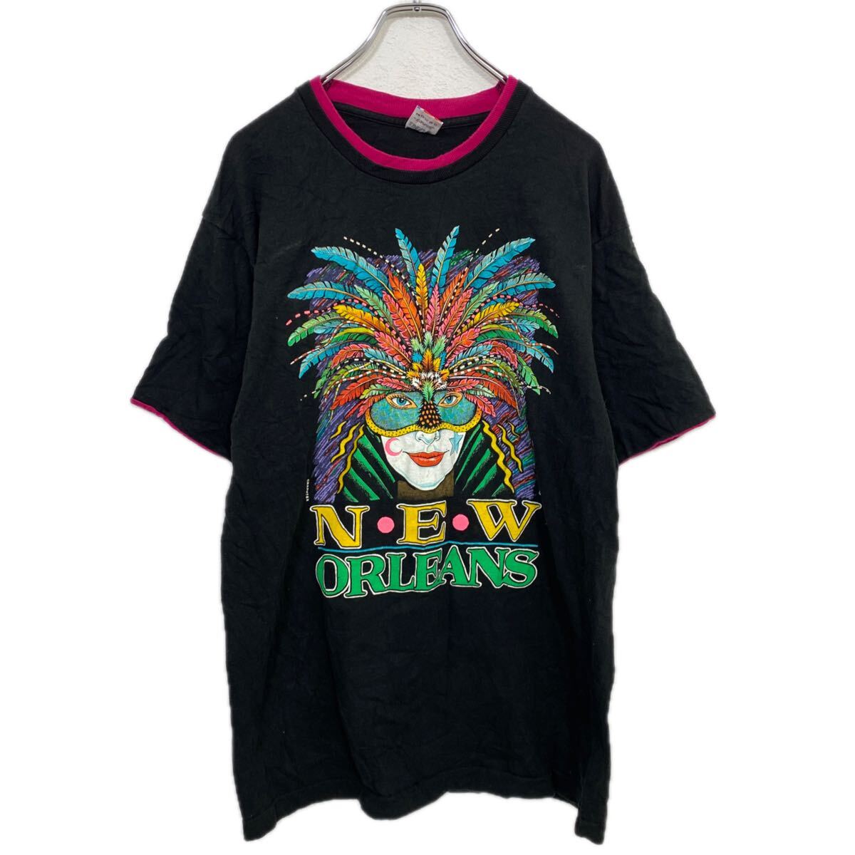 合計金額が3,980円(税込)以上の場合は、送料無料となります。(沖縄・一部離島は9800円以上）商品に興味をもって頂き、誠に有難うございます。恐れ入りますが最後までお読み頂き、ご了承の上ご購入下さい。アメリカから輸入した フルーツオブザルーム プリントTシャツ の販売です。【商品説明】※色やデザインは画像をご覧ください。【サイズ】（海外規格の為、基本的には大きめのサイズ感となりますが、詳細は実寸をご参照ください。)サイズ表記にてL実寸着丈 72cm肩幅 48cm身幅 52cm袖丈 半袖 cm(脇下から計測)・素人採寸の為、誤差についてはご容赦下さい。・着用感につきましては普段着用されているものとの実寸を比較して参考にされてください。【状態】状態確認 B〜C ランク品背中に汚れがあります。《ランク》A-デッドストックや未使用に近い状態B-使用感はあるが綺麗な状態C-使用感があり多少の汚れがある状態D-使用感があり汚れや破れがある状態（上記ランクは弊社基準でのランク付けとなります。あくまでも参考として頂き、詳細は画像をご確認の上、ご入札ください。また、見落としによる目立たない穴、ほつれ、破れ、汚れ等のダメージ品が混入している場合もございますことをご理解の上、ご入札をお願い致します。）・全体的に使用感はありますが着用に問題はありません。・未洗濯品です。・保管上の折りジワと、ベール品によるシワはご容赦下さい。・状態に特に敏感な方のご入札はご遠慮下さい。※不明な点がありましたらお気軽に、ご質問下さい。【発送】ネコポスで発送します。※（沖縄及び一部離島へはヤマト運輸で発送する場合があります）合計金額が3,980円(税込)以上の場合は、送料無料となります。(沖縄・一部離島は9800円以上）【ご注意】・落札後はノークレーム＆ノーリターンにて、お願い致します。（返品は一切お受けできません。）・古着、usedの特性等を充分にご理解頂ける方のご購入に限らせて頂きます。 古着にご理解の無い方、状態に特に敏感な方のご購入はご遠慮下さい。・サイズ感につきましては普段着用されているものとの実寸を比較して参考にされてください。・できるだけ現物に近い色味をお伝えできるように気を付けておりますが、撮影環境や使用するモニターによっては、商品と画像に若干の色誤差が生じますことをご了承ください。【営業について】誠に勝手ながら、土曜、日曜、祝日、年末年始、ゴールデンウィークはお休みとさせて頂きます。また、お客様へのご対応時間は基本的には営業日の9:00〜17：00までになります。ご対応時間外や休業日にご落札いただいた商品や、ご質問など、頂いたご連絡への返信が滞る場合がございます。ご連絡、発送は休業明けより順次行っていきますのでご了承よろしくお願いいたします。★新商品、毎日大量入荷中です!!!20250808-0