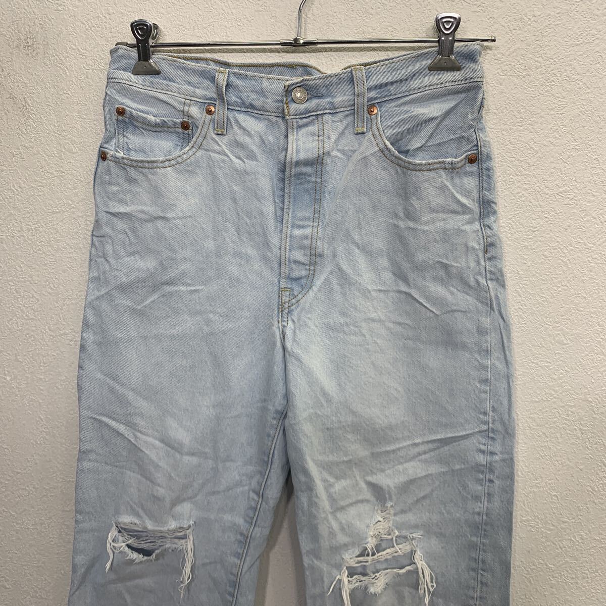 【中古】【古着】 Levi's デニムパンツ 29 ライトブルー リーバイス ボタンフライ リーバイスプレミアム カジュアル ジーンズ 古着卸 アメリカ仕入 2508-856