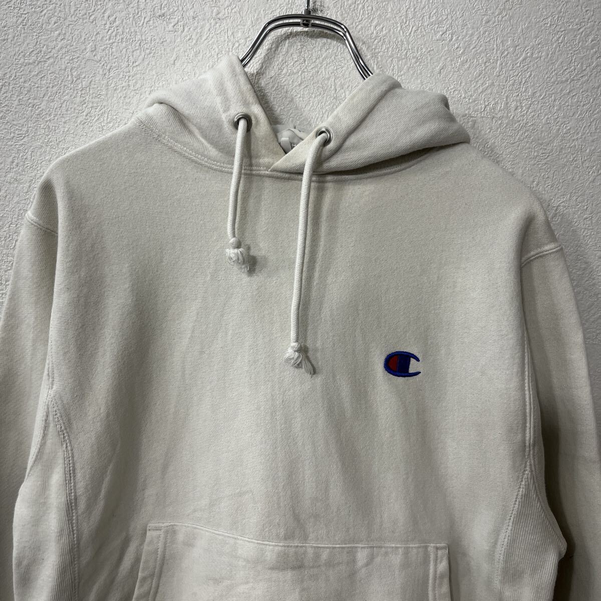 【中古】【古着】 Champion ロゴスウェット パーカー S ホワイト チャンピオン フーディ リバースウィーブ プルオーバー 古着卸 アメリカ仕入 a709-5155 voxtrading-10209667 古着屋DEN サンプル画像2