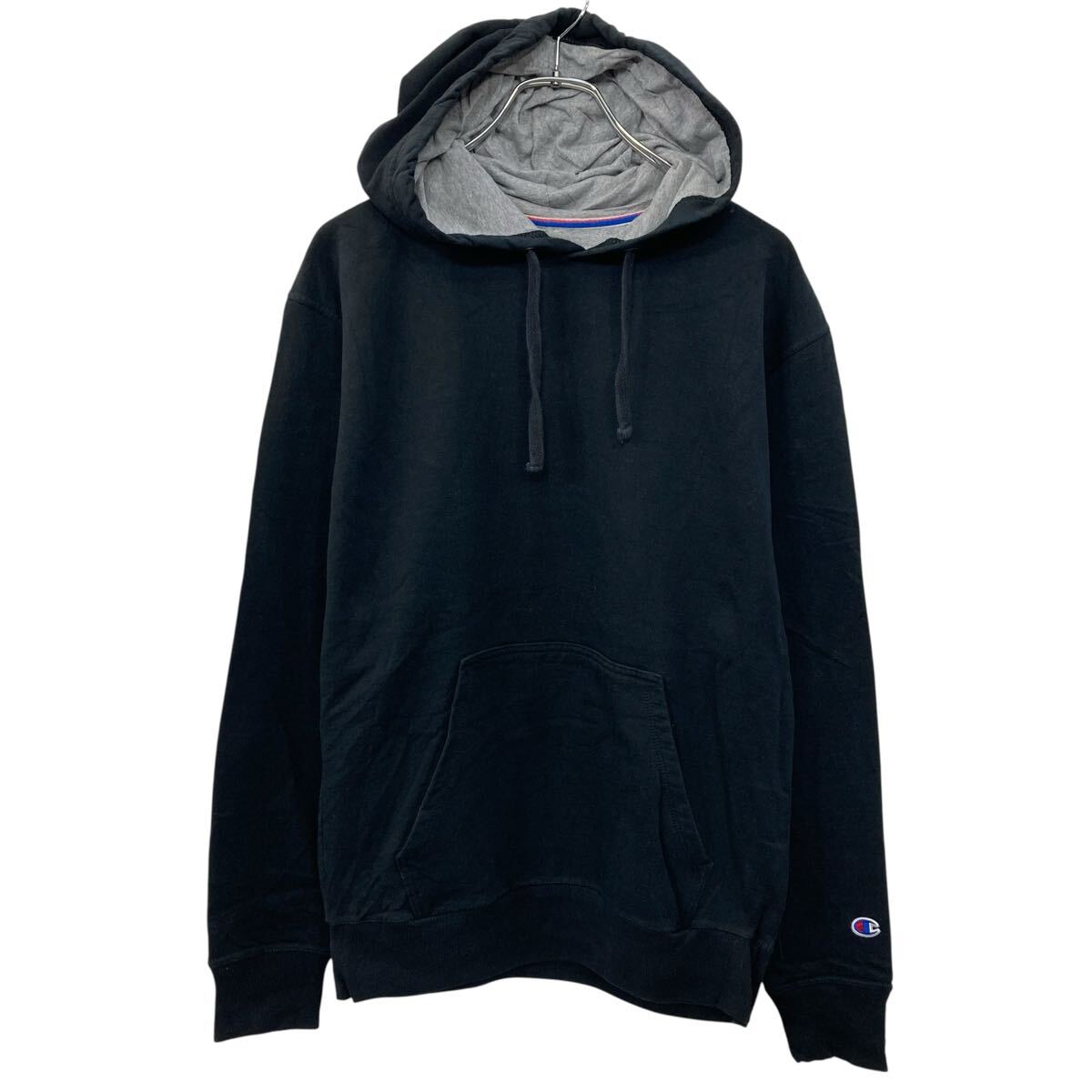 Sweat - 【中古】【古着】 Champion 無地 スウェット パーカー M ブラック チャンピオン 裏起毛 袖ワンポイントロゴワッペン 古着卸 アメリカ仕入 a709-5625