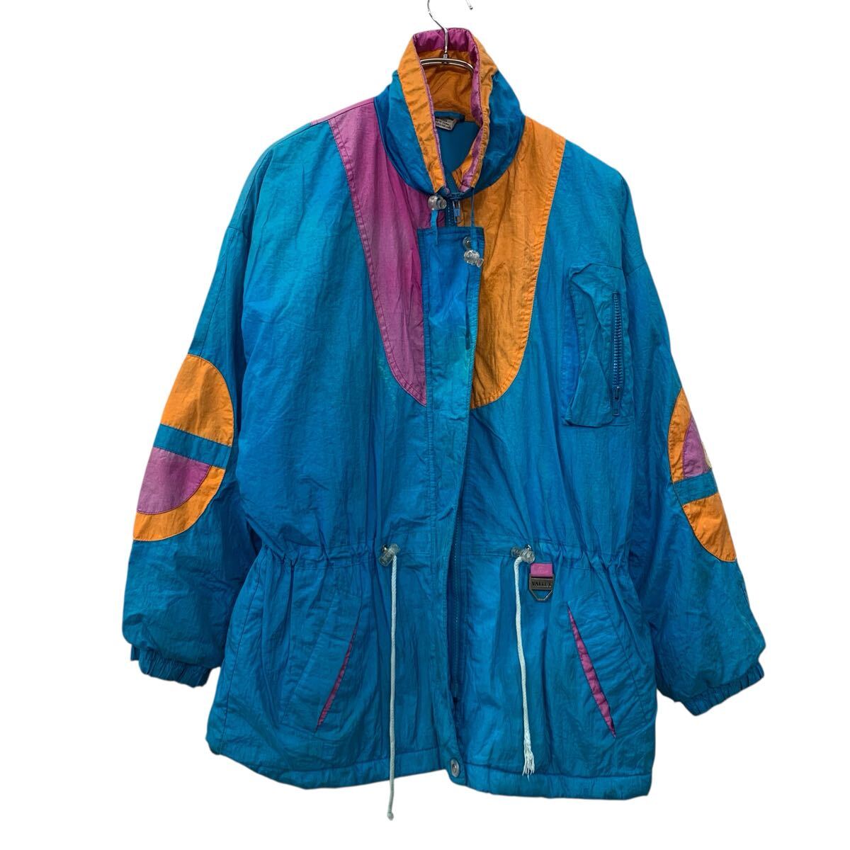 Men's Clothing - 【中古】【古着】 MISTY VALLEY ナイロンジャケット L ブルー マルチカラー ジップアップ スポーティー スポーツウェア ドロスト ナイロン 秋物 a710-6876