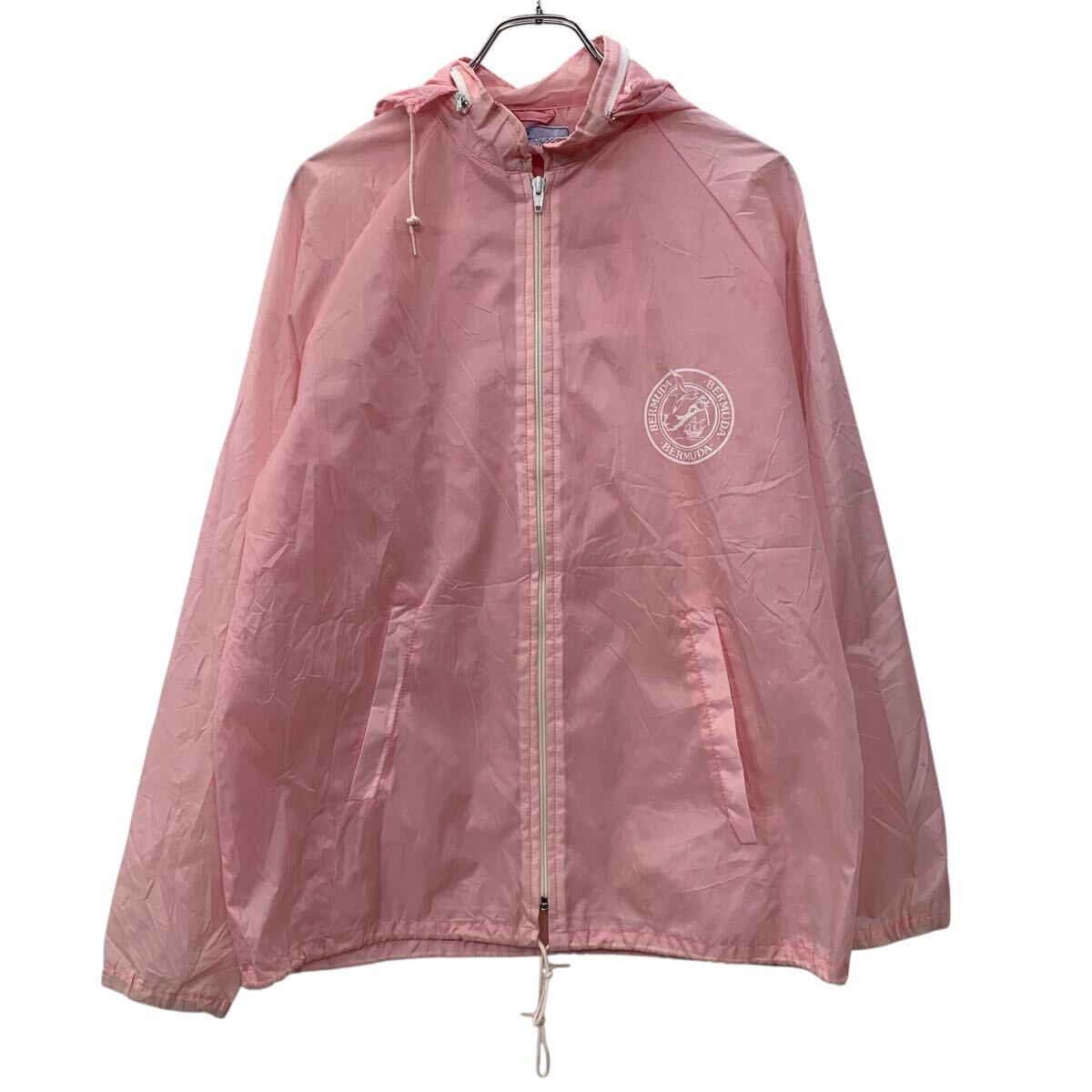 【中古】【古着】 BERMUDA コーチジャケット S ライトピンク ジップアップ ナイロンジャケット プリント ワンポイント 薄手ジャケット 春物 a710-6993