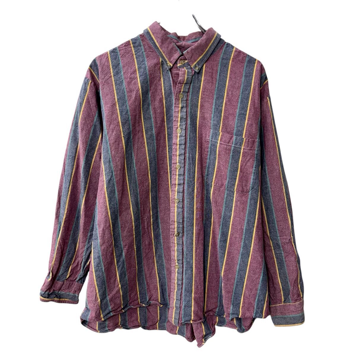 合計金額が3,980円(税込)以上の場合は、送料無料となります。(沖縄・一部離島は9800円以上）商品に興味をもって頂き、誠に有難うございます。恐れ入りますが最後までお読み頂き、ご了承の上ご購入下さい。アメリカから輸入した RAINTREE COUNTRY 長袖 ストライプシャツ の販売です。【商品説明】※色やデザインは画像をご覧ください。【サイズ】（海外規格の為、基本的には大きめのサイズ感となりますが、詳細は実寸をご参照ください。)サイズ表記にて2XL実寸着丈 76cm肩幅 50cm身幅 70cm袖丈 52cm(脇下から計測)・素人採寸の為、誤差についてはご容赦下さい。・着用感につきましては普段着用されているものとの実寸を比較して参考にされてください。【状態】状態確認 C ランク品左サイドにダメージがあります。《ランク》A-デッドストックや未使用に近い状態B-使用感はあるが綺麗な状態C-使用感があり多少の汚れがある状態D-使用感があり汚れや破れがある状態（上記ランクは弊社基準でのランク付けとなります。あくまでも参考として頂き、詳細は画像をご確認の上、ご入札ください。また、見落としによる目立たない穴、ほつれ、破れ、汚れ等のダメージ品が混入している場合もございますことをご理解の上、ご入札をお願い致します。）・全体的に使用感はありますが着用に問題はありません。・未洗濯品です。・保管上の折りジワと、ベール品によるシワはご容赦下さい。・状態に特に敏感な方のご入札はご遠慮下さい。※不明な点がありましたらお気軽に、ご質問下さい。【発送】佐川急便で発送します。※（沖縄及び一部離島へはヤマト運輸で発送する場合があります）合計金額が3,980円(税込)以上の場合は、送料無料となります。(沖縄・一部離島は9800円以上）【ご注意】・落札後はノークレーム＆ノーリターンにて、お願い致します。（返品は一切お受けできません。）・古着、usedの特性等を充分にご理解頂ける方のご購入に限らせて頂きます。 古着にご理解の無い方、状態に特に敏感な方のご購入はご遠慮下さい。・サイズ感につきましては普段着用されているものとの実寸を比較して参考にされてください。・できるだけ現物に近い色味をお伝えできるように気を付けておりますが、撮影環境や使用するモニターによっては、商品と画像に若干の色誤差が生じますことをご了承ください。【営業について】誠に勝手ながら、土曜、日曜、祝日、年末年始、ゴールデンウィークはお休みとさせて頂きます。また、お客様へのご対応時間は基本的には営業日の9:00〜17：00までになります。ご対応時間外や休業日にご落札いただいた商品や、ご質問など、頂いたご連絡への返信が滞る場合がございます。ご連絡、発送は休業明けより順次行っていきますのでご了承よろしくお願いいたします。★新商品、毎日大量入荷中です!!!20251107-0