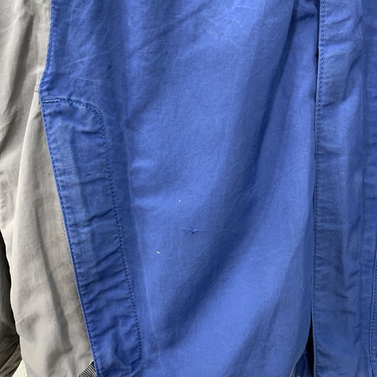 【中古】【古着】 THE NORTH FACE マウンテンパーカー XL ブルー グレー ザノースフェイス ジップアップ 刺繍ワンポイント アウトドア 秋冬物 a712-5395