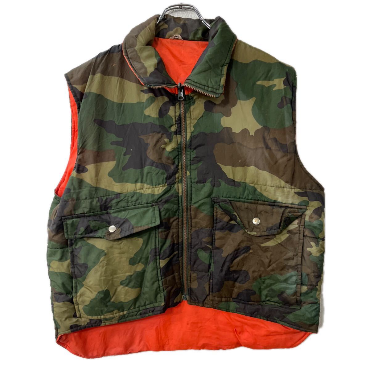 【中古】【古着】 ダウンベスト ジャケット M〜 カーキ カモフラ 迷彩 ジップアップ キルティング ベスト アウター 秋物 a712-6480