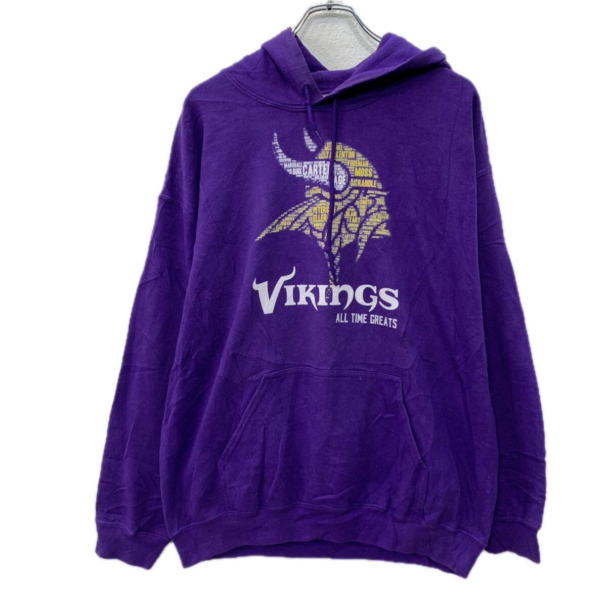 アメリカから輸入した古着になります。コンディションC前身頃にシミ、所々に擦れがあります。サイズ表記サイズL実寸サイズ（cm）着丈 70肩幅 62身幅 61袖丈 57-----------------------------------※コンディション・ランクA-デッドストックや未使用に近い状態B-使用感はあるが綺麗な状態C-使用感があり多少の汚れがある状態D-使用感があり汚れや破れがある状態上記ランクは弊社基準でのランク付けとなります。あくまでも参考として頂き、詳細は画像をご確認の上、ご購入ください。また、見落としによる目立たない穴、ほつれ、破れ、汚れ等のダメージ品が混入している場合もございますことをご理解の上、ご購入をお願い致します。・保管上の折りジワと、ベール品によるシワはご容赦下さい。・状態に特に敏感な方のご入札はご遠慮下さい。※サイズ・表記サイズは商品に記載されているサイズです。・海外規格の為、基本的には大きめのサイズ感となりますが、詳細は実寸をご参照ください。・素人採寸の為、誤差についてはご容赦下さい。・着用感につきましては普段着用されているものとの実寸を比較して参考にされてください。※発送・佐川急便で発送します。・沖縄及び一部離島へはヤマト運輸で発送する場合があります【ご注意】・ご購入後はノークレーム＆ノーリターンにて、お願い致します。（返品は一切お受けできません。）・古着、usedの特性等を充分にご理解頂ける方のご購入に限らせて頂きます。 古着にご理解の無い方、状態に特に敏感な方のご購入はご遠慮下さい。・サイズ感につきましては普段着用されているものとの実寸を比較して参考にされてください。・できるだけ現物に近い色味をお伝えできるように気を付けておりますが、撮影環境や使用するモニターによっては、商品と画像に色誤差が生じますことをご了承ください。【営業について】誠に勝手ながら、土曜、日曜、祝日、年末年始、ゴールデンウィーク、お盆はお休みとさせて頂きます。また、お客様へのご対応時間は基本的には営業日の10:00〜17：00までになります。ご対応時間外や休業日にご落札いただいた商品や、ご質問など、頂いたご連絡への返信が滞る場合がございます。ご連絡、発送は休業明けより順次行っていきますのでご了承よろしくお願いいたします。20251222-0