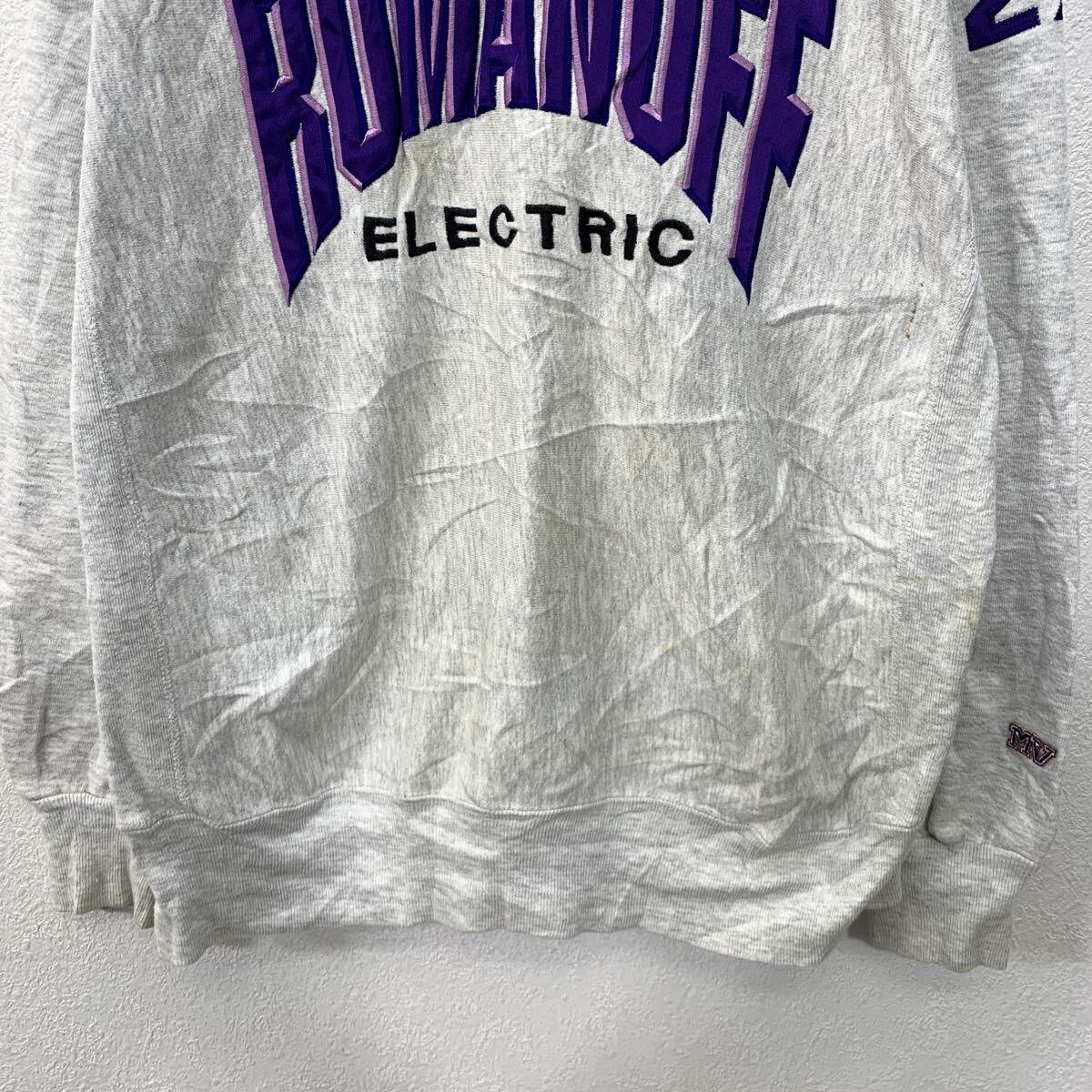 【中古】【古着】 USA製 MV SPORT ロゴスウェット トレーナー L ライトグレー パープル プルオーバー ビックロゴ アームロゴ スウェット 秋物 a802-5911
