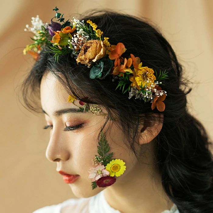 花冠 ティアラ 花かんむり ウエディング ヘッドドレス 結婚式 カチューシャ ヘアアクセサリー 花嫁 髪..