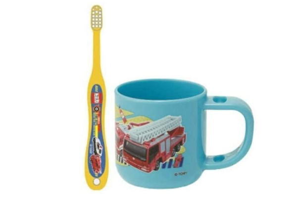 【送料無料】【タカラトミー】【トミカ】スタンド付コップと歯ブラシセット【19】【くるま】【のりもの】【ハブラシ】【はみがき】【歯磨き】【ブラシ】【子供】【キッズ】【雑貨】【グッズ】【かわいい】【TE】 ■サイズ・仕様■ ◆サイズ：コップ/約...