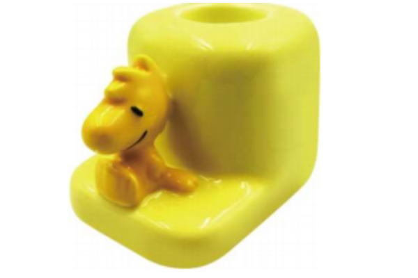 【スヌーピー】【SNOOPY】フィギュア付き歯ブラシスタンド【S】【イエロー】【ピーナッツ】【ウッドストック】【すぬーぴー】【アニメ】【キャラクター】【歯ブラシ置き】【歯ブラシスタンド】【洗面所】【歯みがき】【インテリア】【雑貨】【グッズ】【かわいい】 ■サイズ・仕様■ ◆サイズ：W40×H43×D60mm ◆素材：陶器 ■当商品について■ ＊在庫状況により入荷待ち ・欠品になる場合がございます。 予めご了承下さいますようお願いいたします。【スヌーピー】【SNOOPY】フィギュア付き歯ブラシスタンド【S】【イエロー】【ピーナッツ】【ウッドストック】【すぬーぴー】【アニメ】【キャラクター】【歯ブラシ置き】【歯ブラシスタンド】【洗面所】【歯みがき】【インテリア】【雑貨】【グッズ】【かわいい】 ■サイズ・仕様■ ◆サイズ：W40×H43×D60mm ◆素材：陶器 ■当商品について■ ＊在庫状況により入荷待ち ・欠品になる場合がございます。 予めご了承下さいますようお願いいたします。