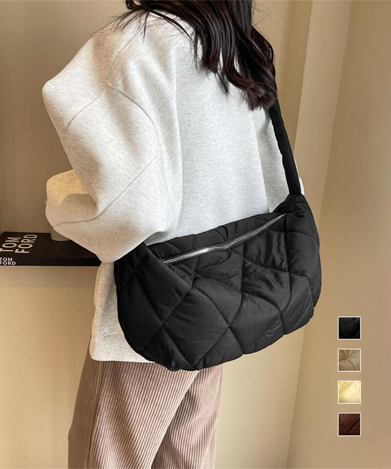 ★4色★ブラック ブラウン ダークベージュ クリーム ショルダーバッグ バッグ レディース ファッション 韓国風カジュアル鞄 サブバッグシンプル ナイロンバッグ無地 インスタ 撮影 アイドル★ キルティングショルダーバッグ 斜めがけ鞄 ワンサイズ★ フリーダム セール saleのサムネイル