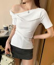 ★4色★ブラック ホワイト グレー ネイビー オフショルダーTシャツ 韓国風カットソー 無地カットソー 韓国 オフィスカジュアル OL 通勤 通学 旅行 お出かけ デート インスタ 撮影 アイドル★片方オフショルtシャツ レディース 半袖Tシャツ薄手 ワンサイズ★フリーダムsale