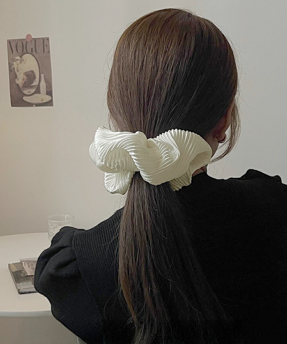 ★2色★ブラック アイボリー シュシュ 大人女性 可愛い 上品 ヘアゴム ヘアアレンジ 通勤 通学 普段着 パーティー キャバ 小物 コスプレ アレンジ 付属 インスタ 撮影 アイドル★プリーツシュシュ ヘアゴム ボリューム レディース 髪留め ヘアアクセサリー★フリーダムsale