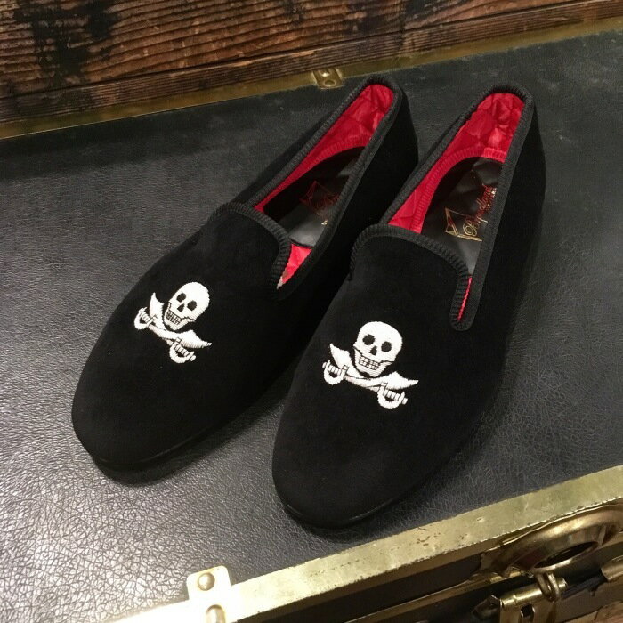 Broadland SLIPPERS ALBERT SLIPPER - VELVET with EMBROIDERY SKULL & SWORDS