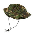 DEADSTOCK British Military DPM Camouflage Boonie Hat MATERIAL: Polyester × Cotton COLOR: DPM迷彩 SIZE: 58cm (ツバ 7cm) - DESCRIPTION - イギリス軍のDPM迷彩のブーニーハットです。 DPMカモフラージュは、イギリス軍を始めとした多くの軍隊で使用されるウッドランドパターンを使用した名作カモフラージュ柄で、様々なブランドにもサンプリングされています。 ドローコードを絞ることで、強風時にも帽子が飛びづらくなります。 タウンユースから、アウトドア、旅行まで幅広く活躍してくれるアイテムです。 - CONDITION - デッドストック ・モニターの配色によって、実際のものと色が異なる場合がございます。 ・細心の注意の元採寸しておりますが、多少の誤差はご了承下さい。 ・この商品は当店実店舗でも販売しております。在庫数の更新は随時行っておりますが、お買い上げいただいた商品が、品切れになってしまうこともございます。 その場合、お客様には必ず連絡をいたしますが、万が一入荷予定がない場合は、キャンセルさせていただく場合もございますことをあらかじめご了承ください。