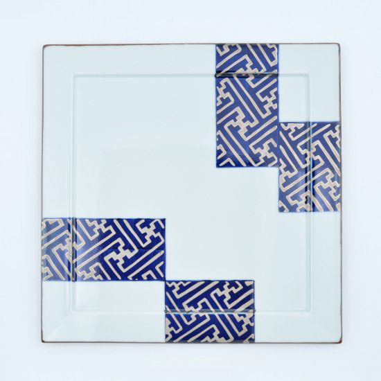 和食器 プレート おしゃれ スクエアプレート 角皿 正角皿 おしゃれ デザート皿 大皿 有田焼 食器 モダン 料理 ディナープレート 贈り物 御祝 日本食【送料無料】スクエア ディナープレート『銀彩地紋』