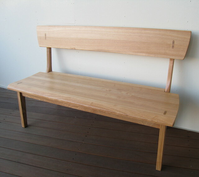 ベンチ ベンチチェア ベンチチェアー ダイニングベンチ 幅135cm チェア チェアー 椅子 長椅子 ダイニングチェア 木製 カントリー 北欧 モダン 和モダン 和風 シンプル タモ無垢 送料込み【送料無料】タモ無垢 背もたれ付ベンチ（ナチュラル／ダークブラウン）