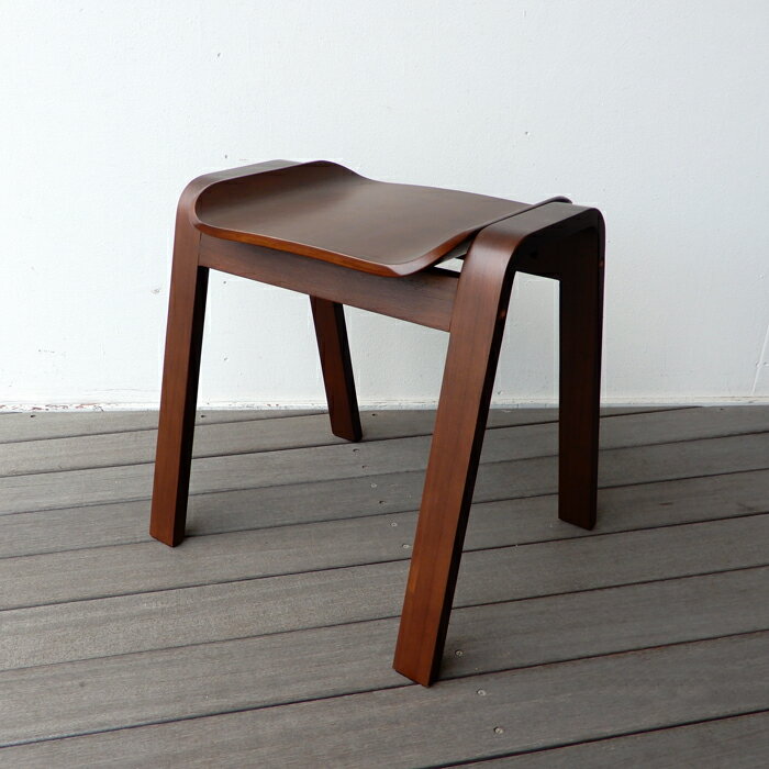 スタッキングスツール スタッキングチェア 木製 玄関スツール おしゃれ かっこいい ウォールナット コンパクト 重ねる 天然木 おしゃれ 木製 北欧 ナチュラル ヴィンテージ 木製スツール 北欧 カフェ風【送料無料】Mild スタッキングスツール オーク/ウォールナット