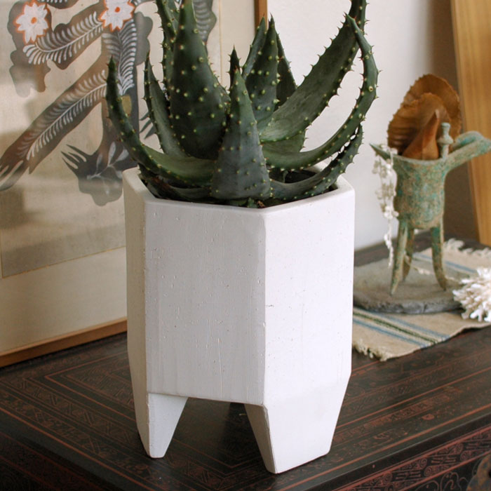 プランター ポットカバー プランターカバー 鉢カバー 受け皿付き 皿付き おしゃれ 陶磁器 白 ホワイト モダン 個性的 プランター鉢 ディスプレイ 六面体 六角形 脚付き 鉢 モダン ガーデニング シャビー ガーデン雑貨 5号【送料無料】六角形ポット（5号鉢用）