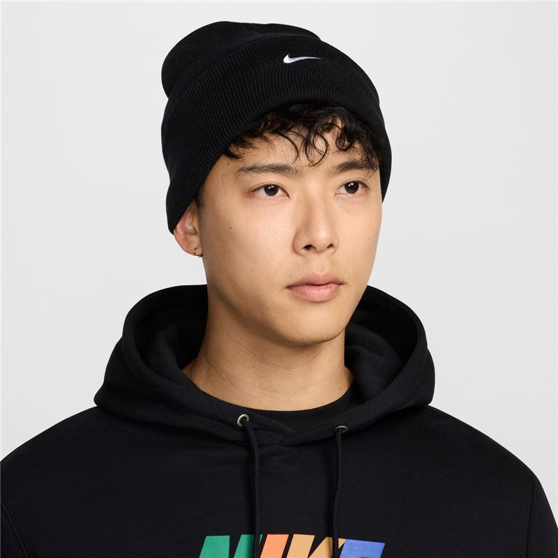 メール便1点までOK★ナイキ NIKE /メンズ レディース ニットキャップ 帽子 ナイキ ニット帽 メンズ レディース 帽子 NIKE ピーク スウッシュ ビーニー 黒 ブラック ニットキャップ スポーツウェア アクセサリー 刺繍ロゴ スポーティ カジュアル 秋冬 メンズ帽子 レディース帽子 シンプル ブランド nike アパレル/HF0187-010